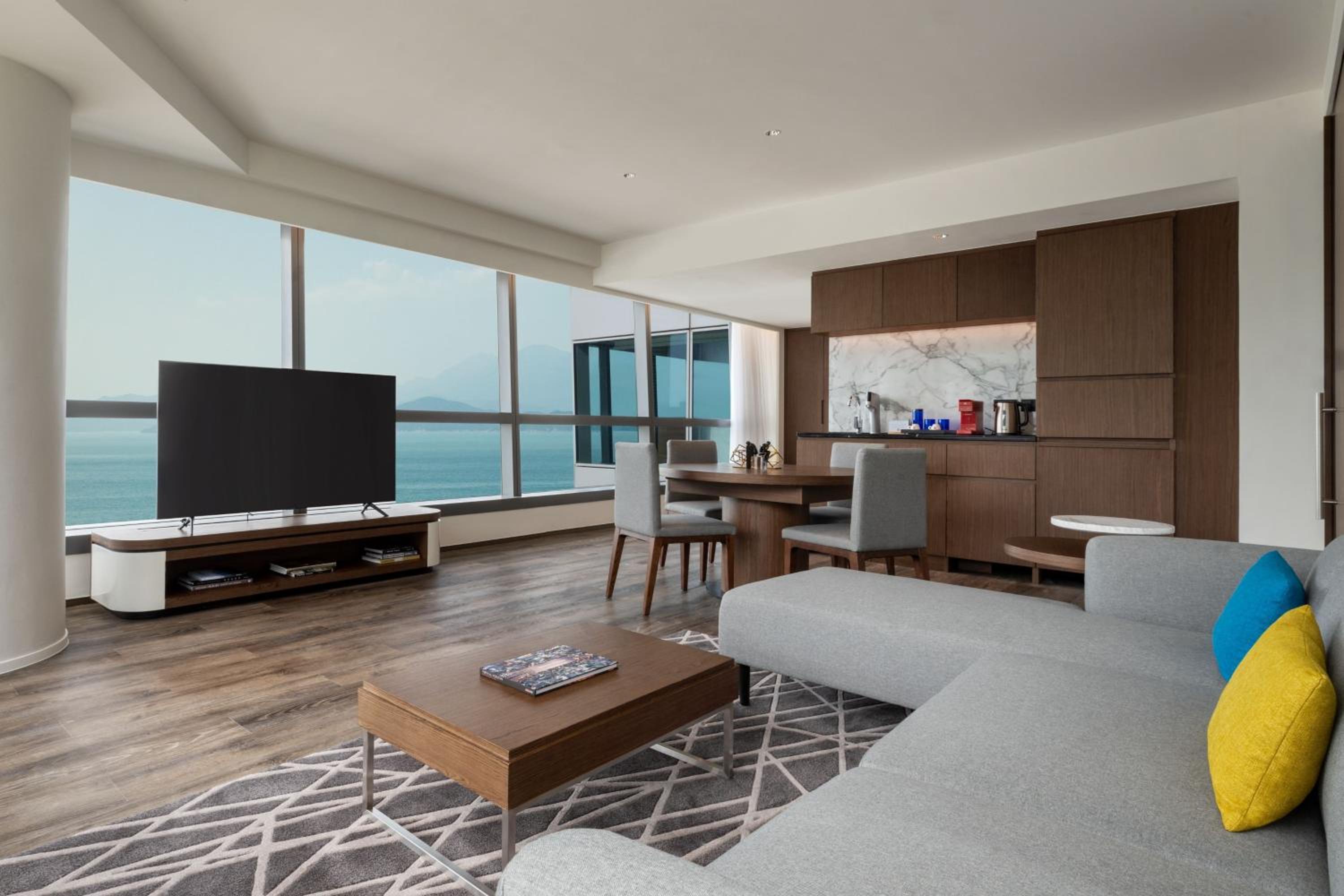 Suite, 1 King, Oceanfront Suite, 1 King, Oceanfront
