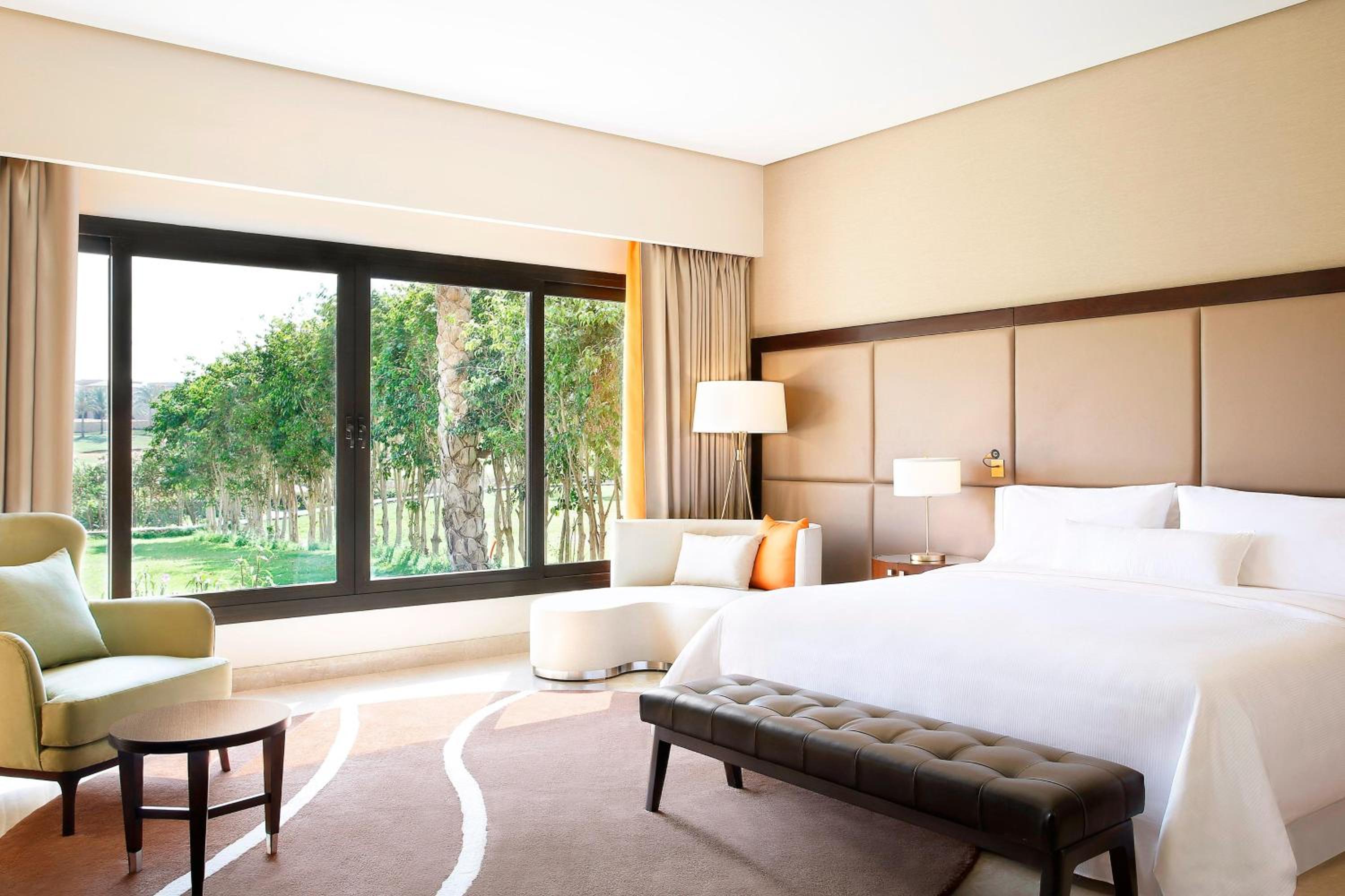 Presidential Suite, Presidential Suite, 1 King, Sofa bed thumbnail 5