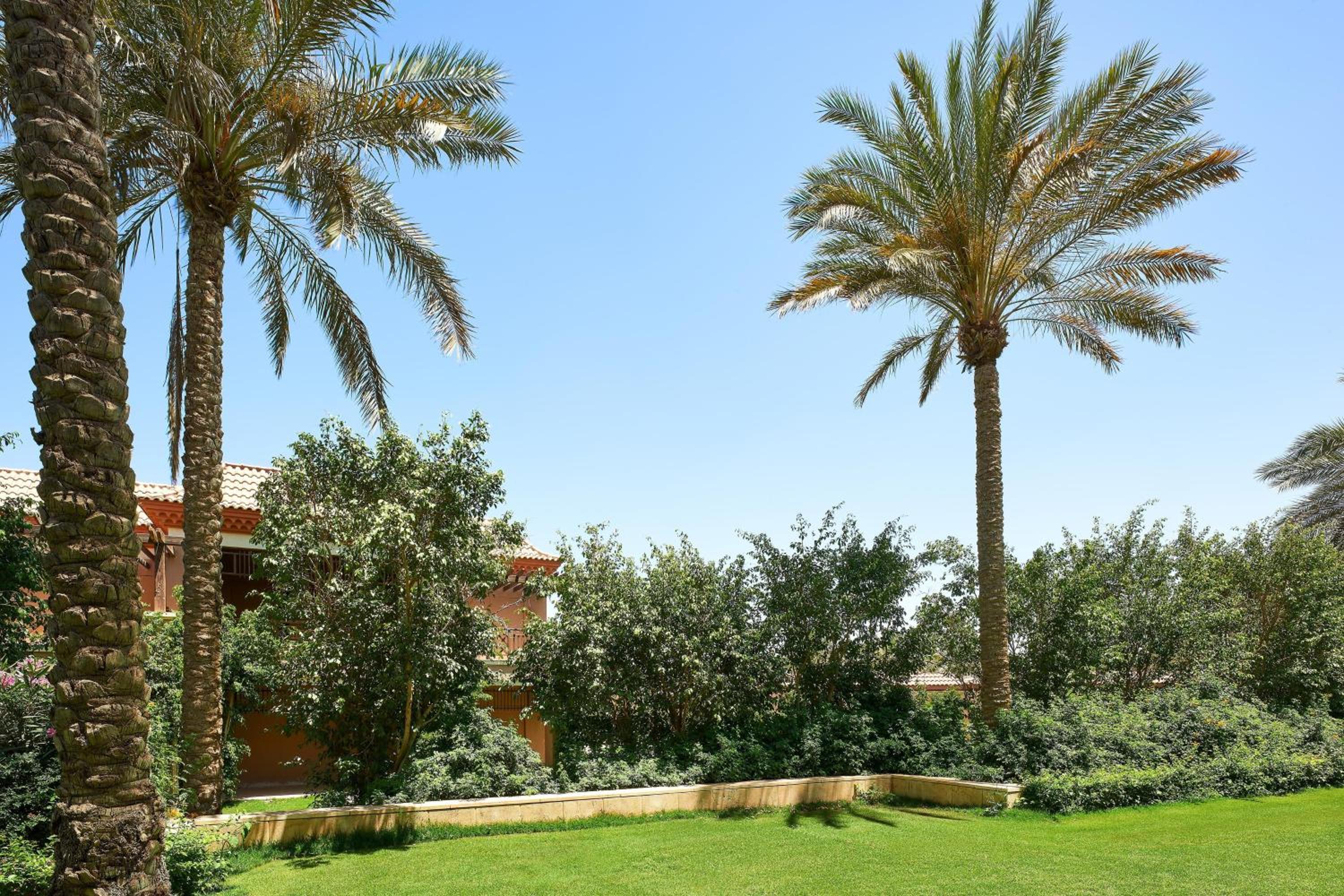 Classic King Garden View, 1 King, Garden view