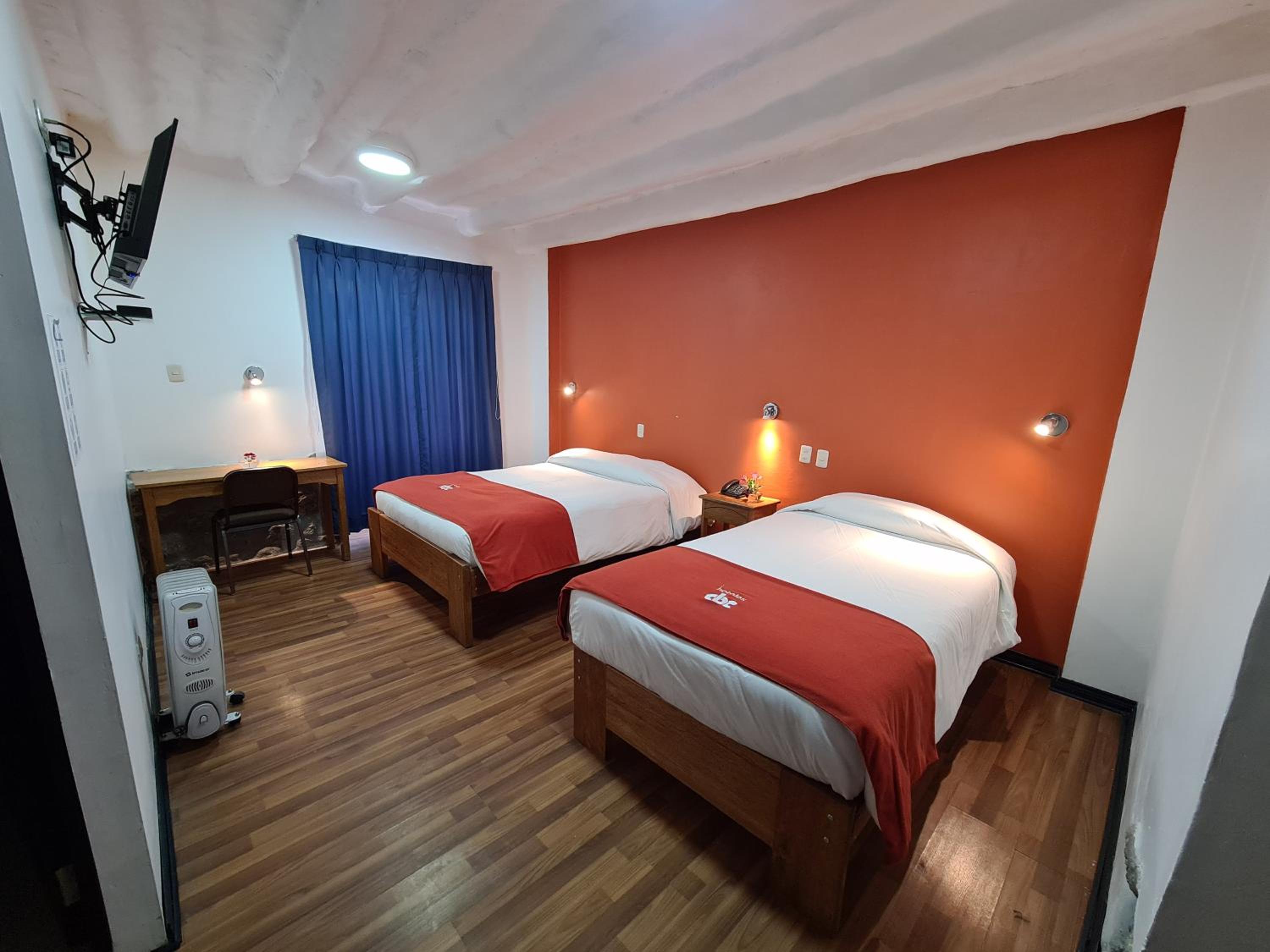 Twin Room with Private Bathroom photo 1