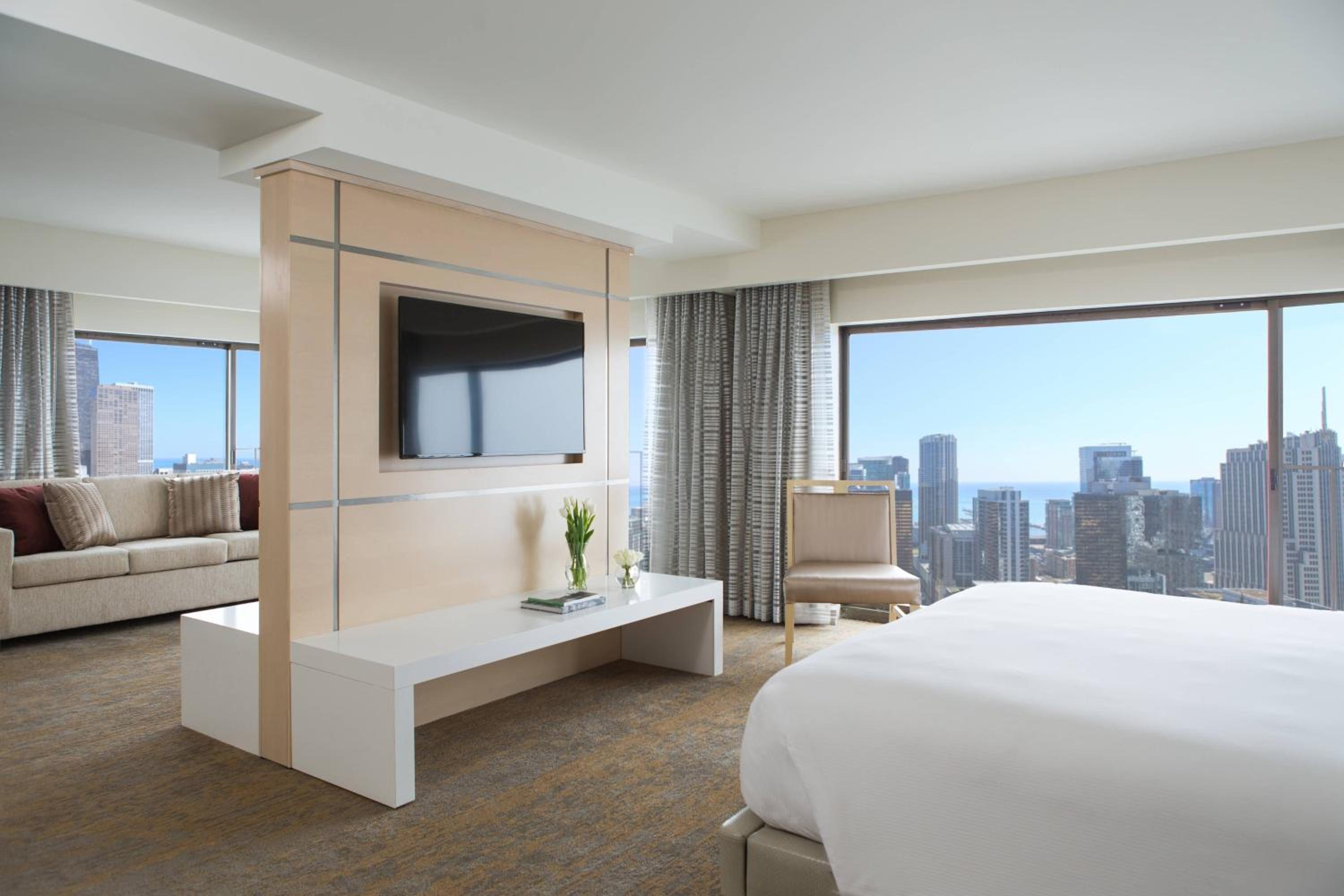 One-Bedroom Suite with Premium City View