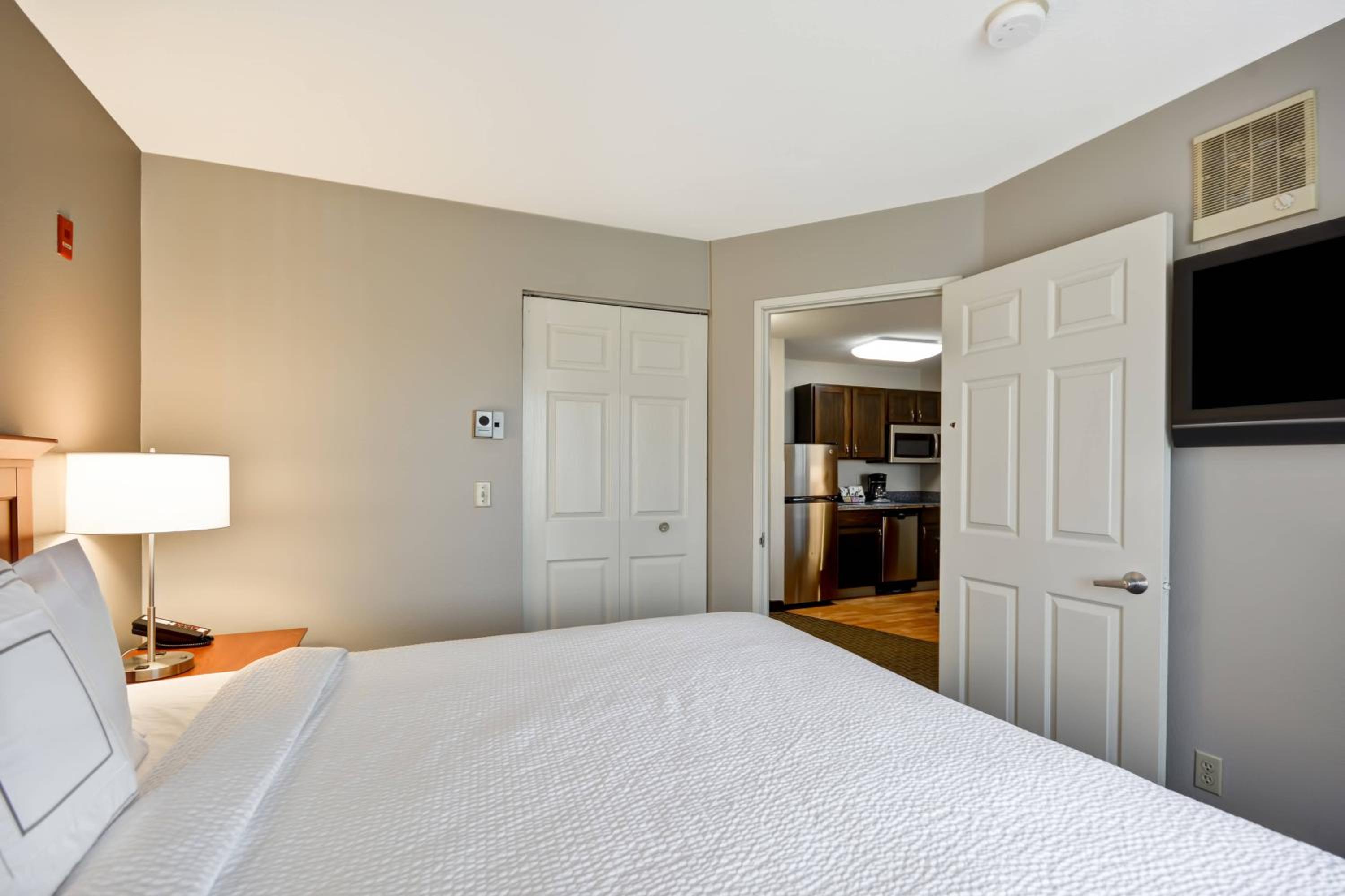 One-Bedroom King Suite