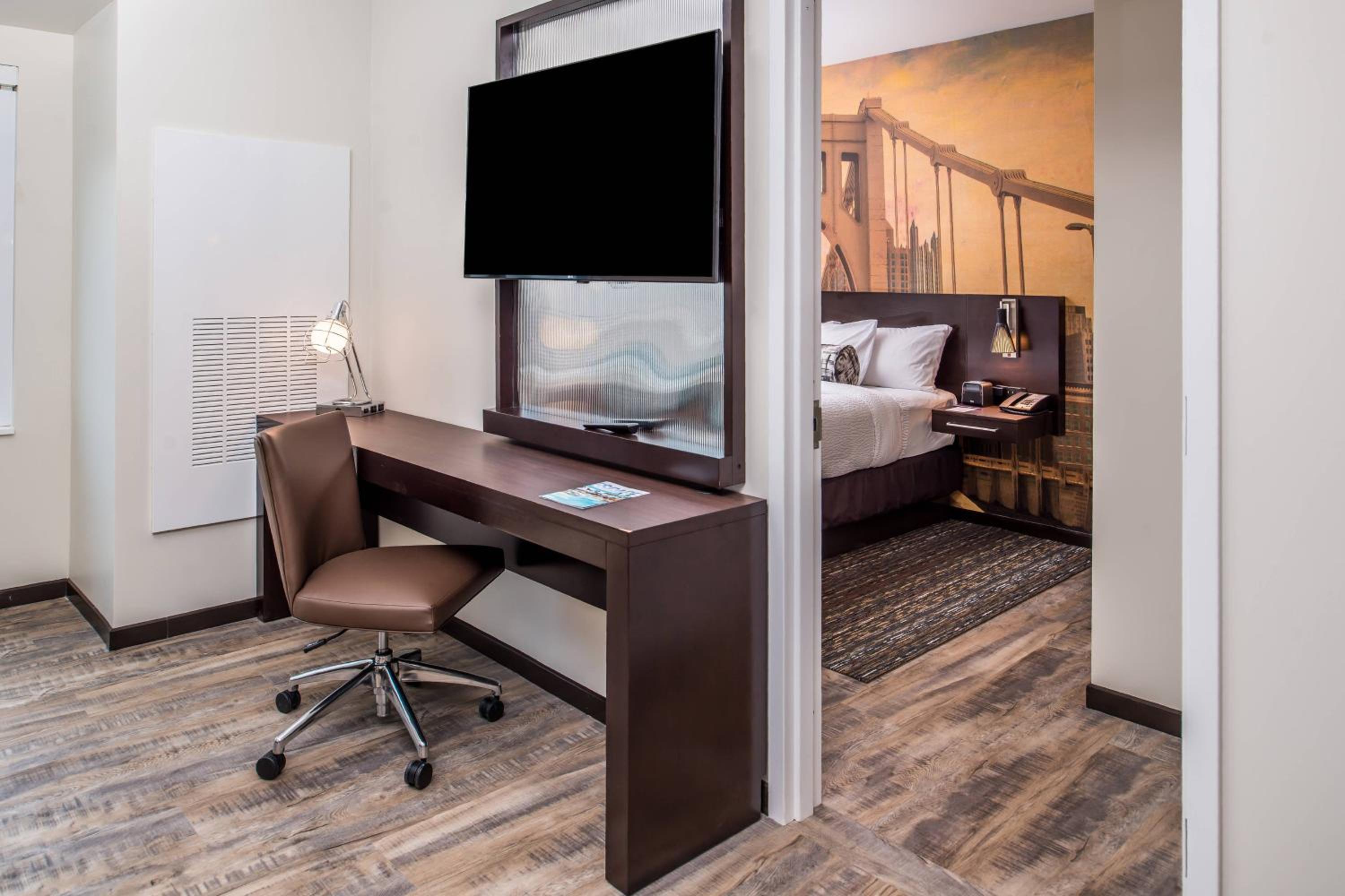 2 Bedroom Suite photo 2