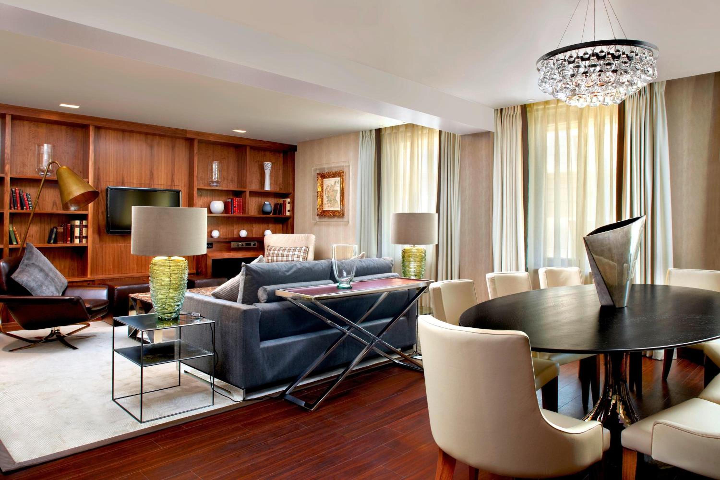 Grand, 2 Bedroom Suite, Castle view