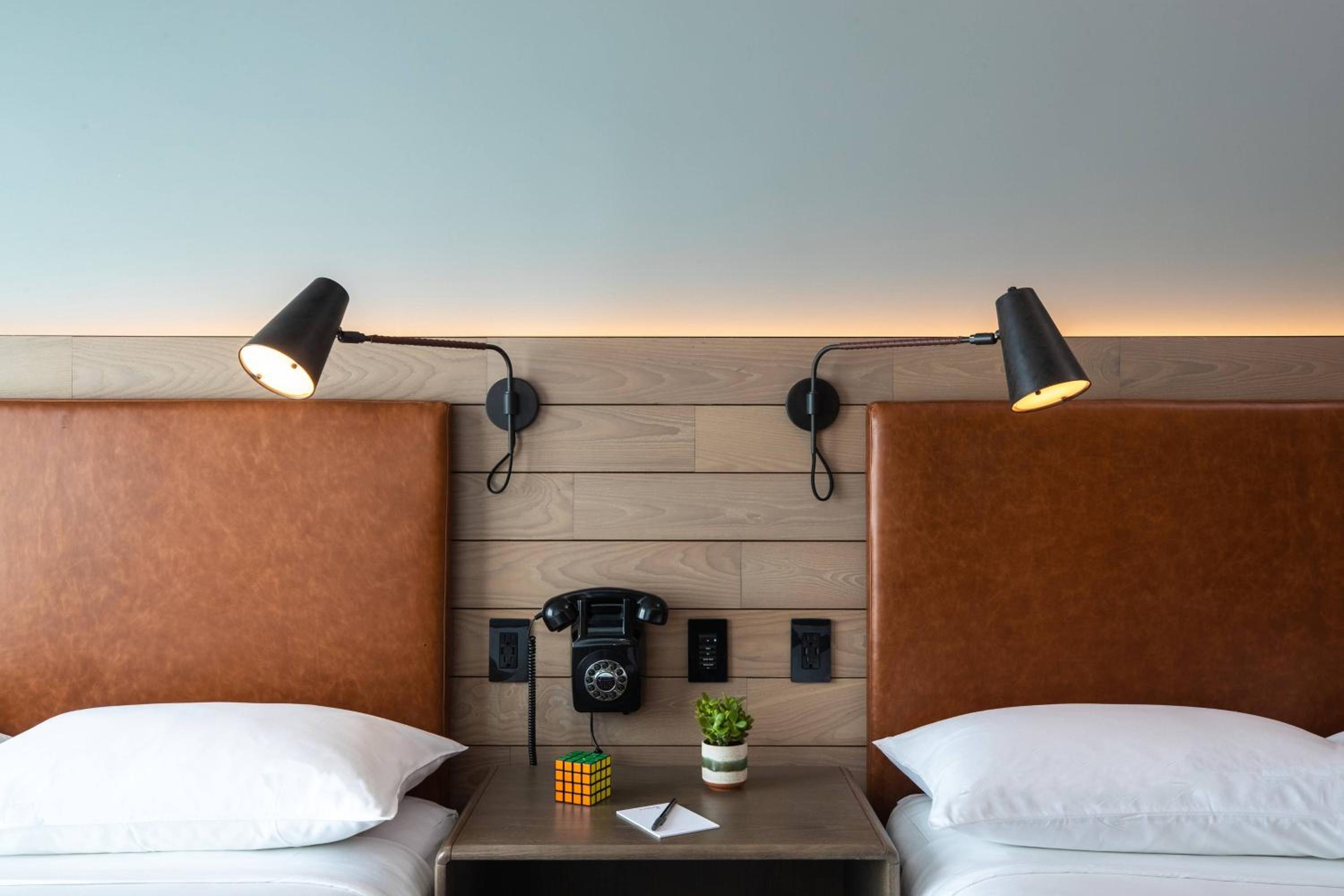Two Queen Beds room thumbnail 6