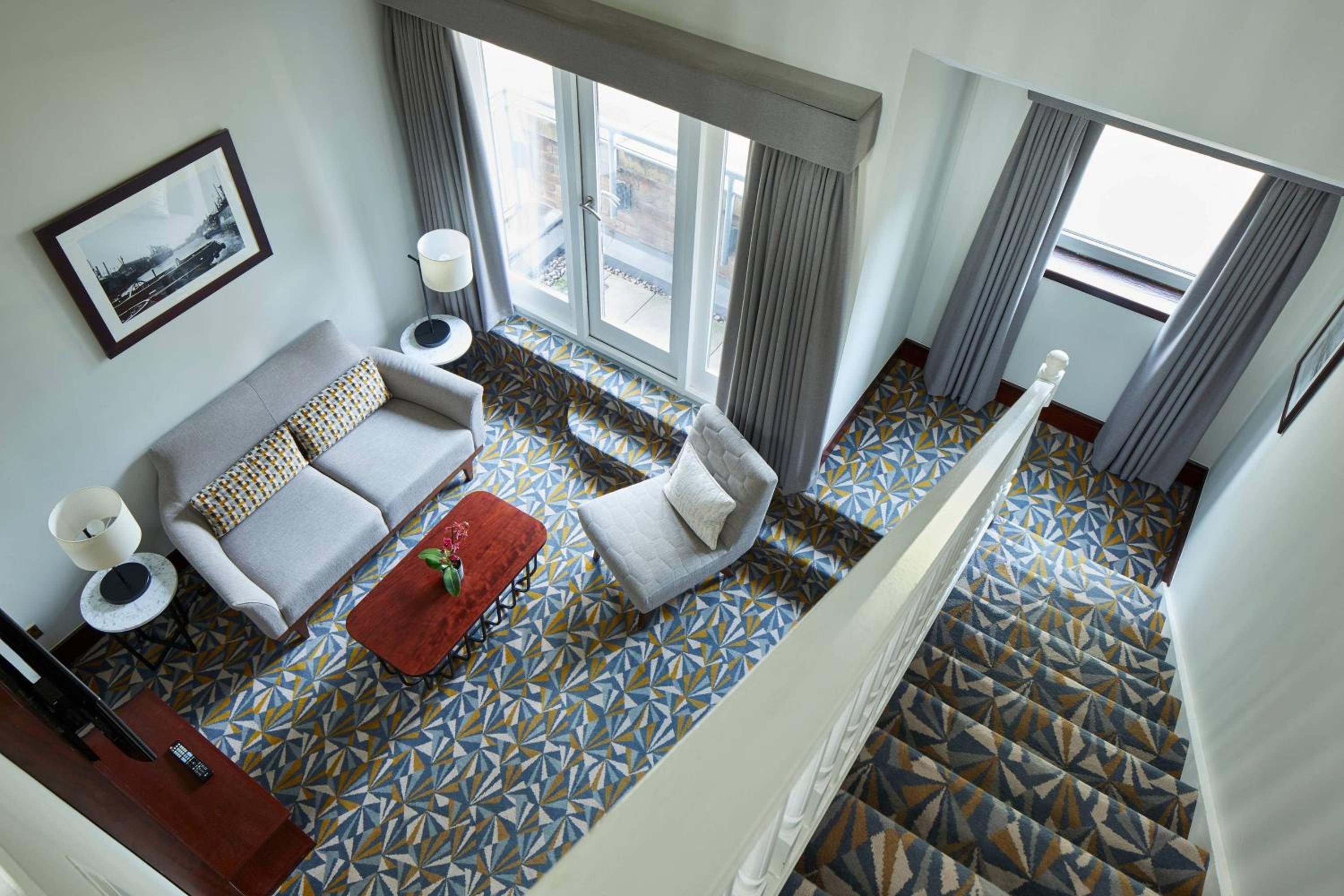 Duplex, 1 Bedroom Bi-level Suite, 1 King, River view - Photo 1
