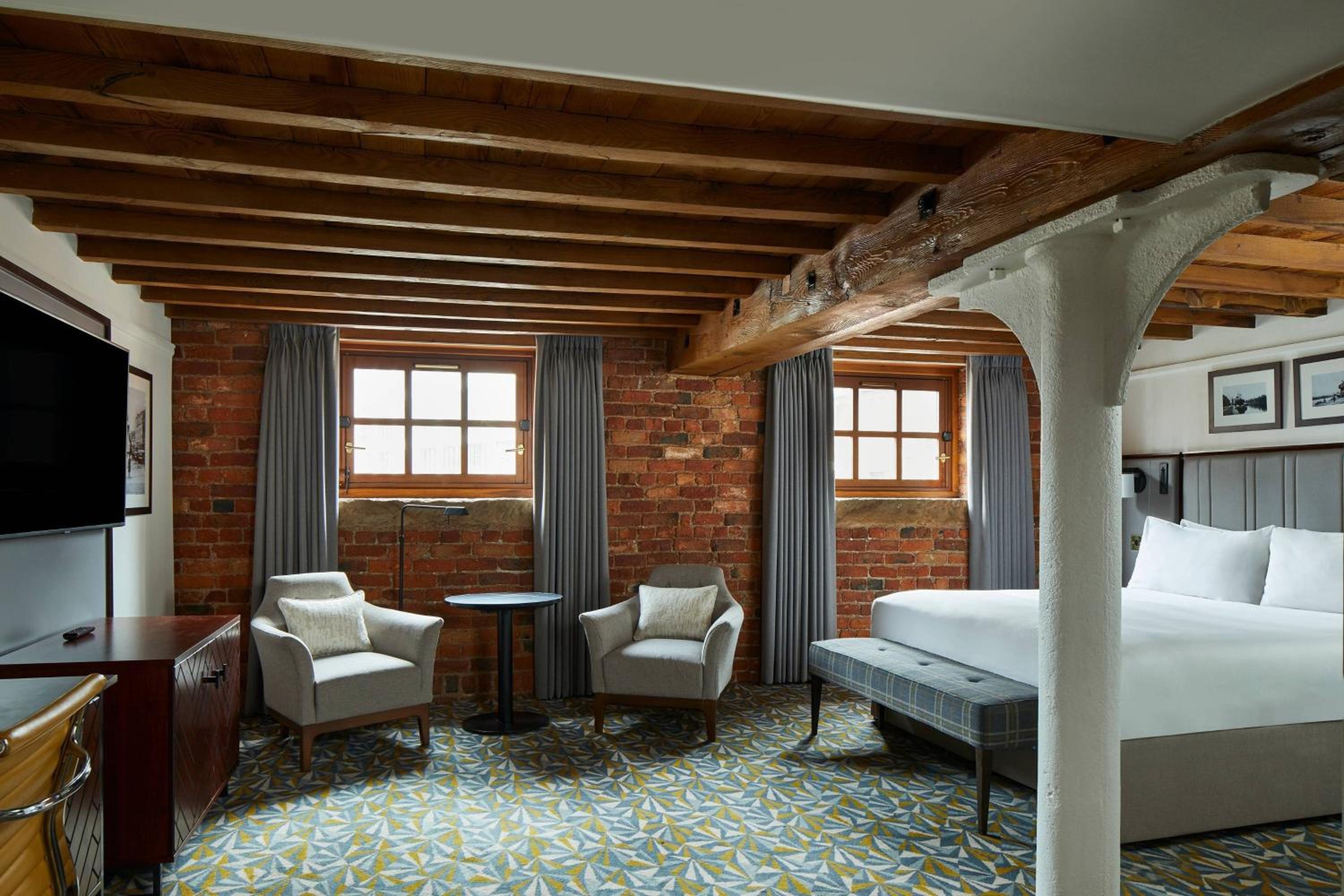 Superior, Larger Guest room, 1 King - Photo 1
