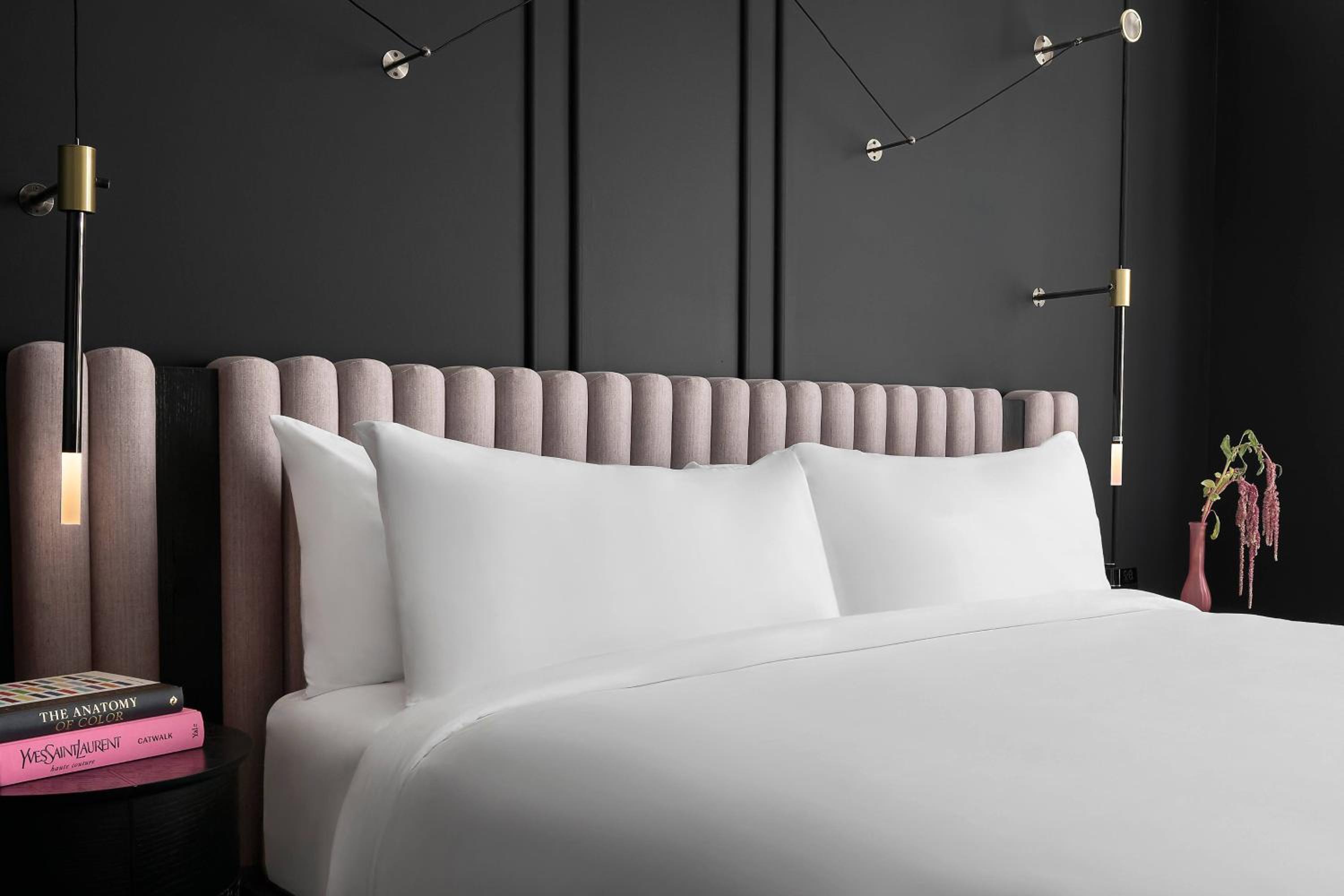 Guest Room, 1 King - Photo 6