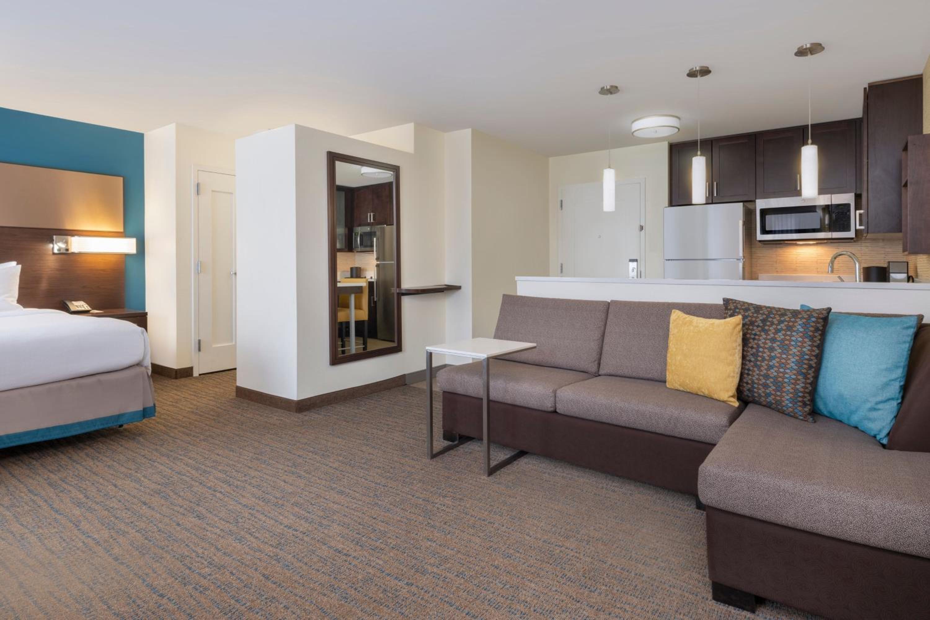 Studio King Room with Sofa Bed  - Mobility/Hearing Accessible with Tub