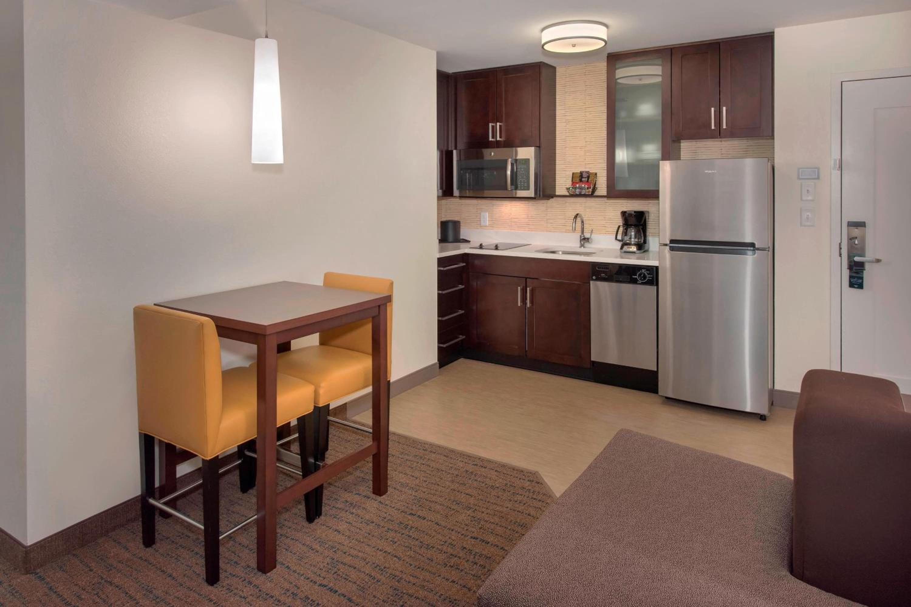 Studio King Room with Sofa Bed  - Mobility/Hearing Accessible with Tub photo 2