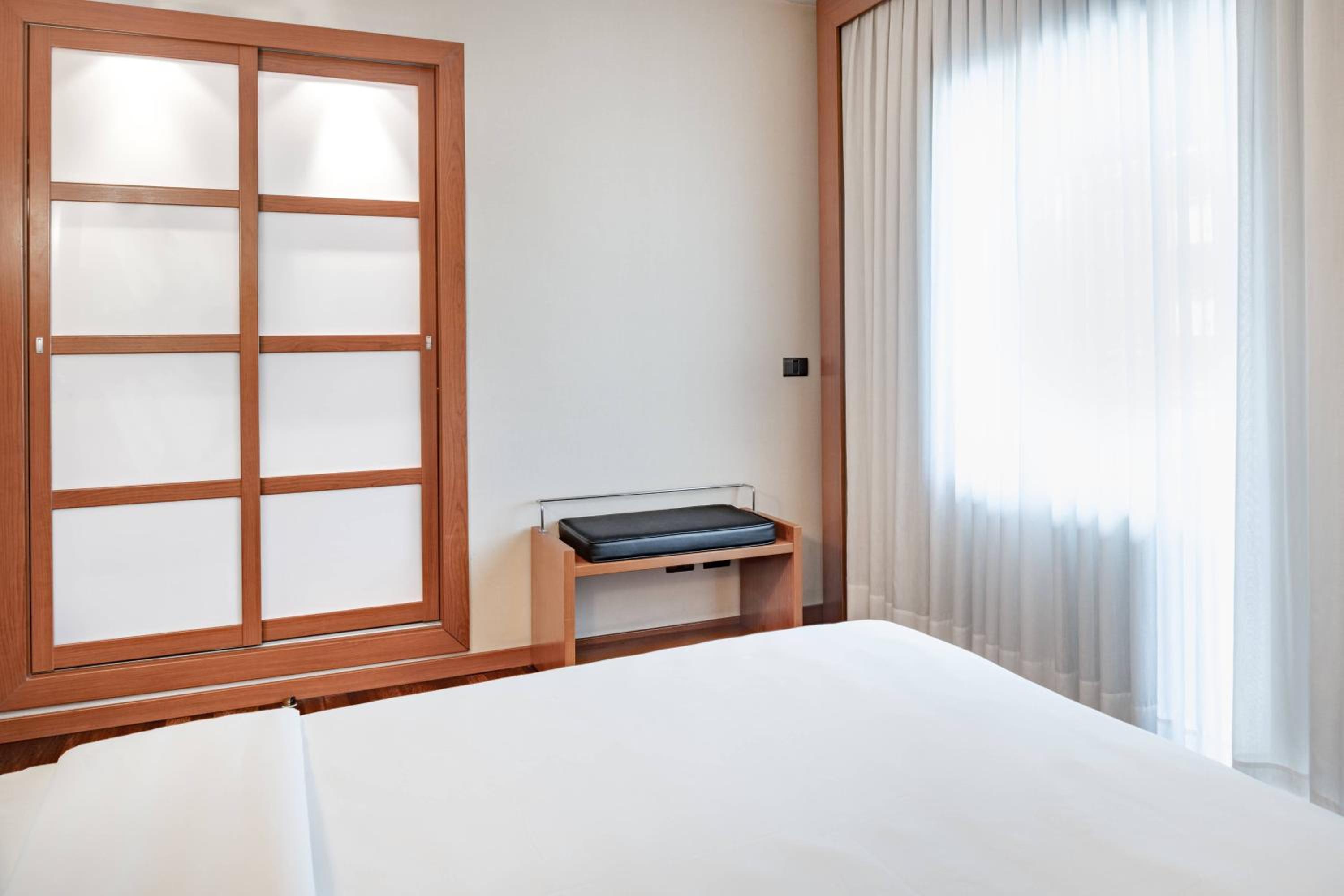 Junior King Suite