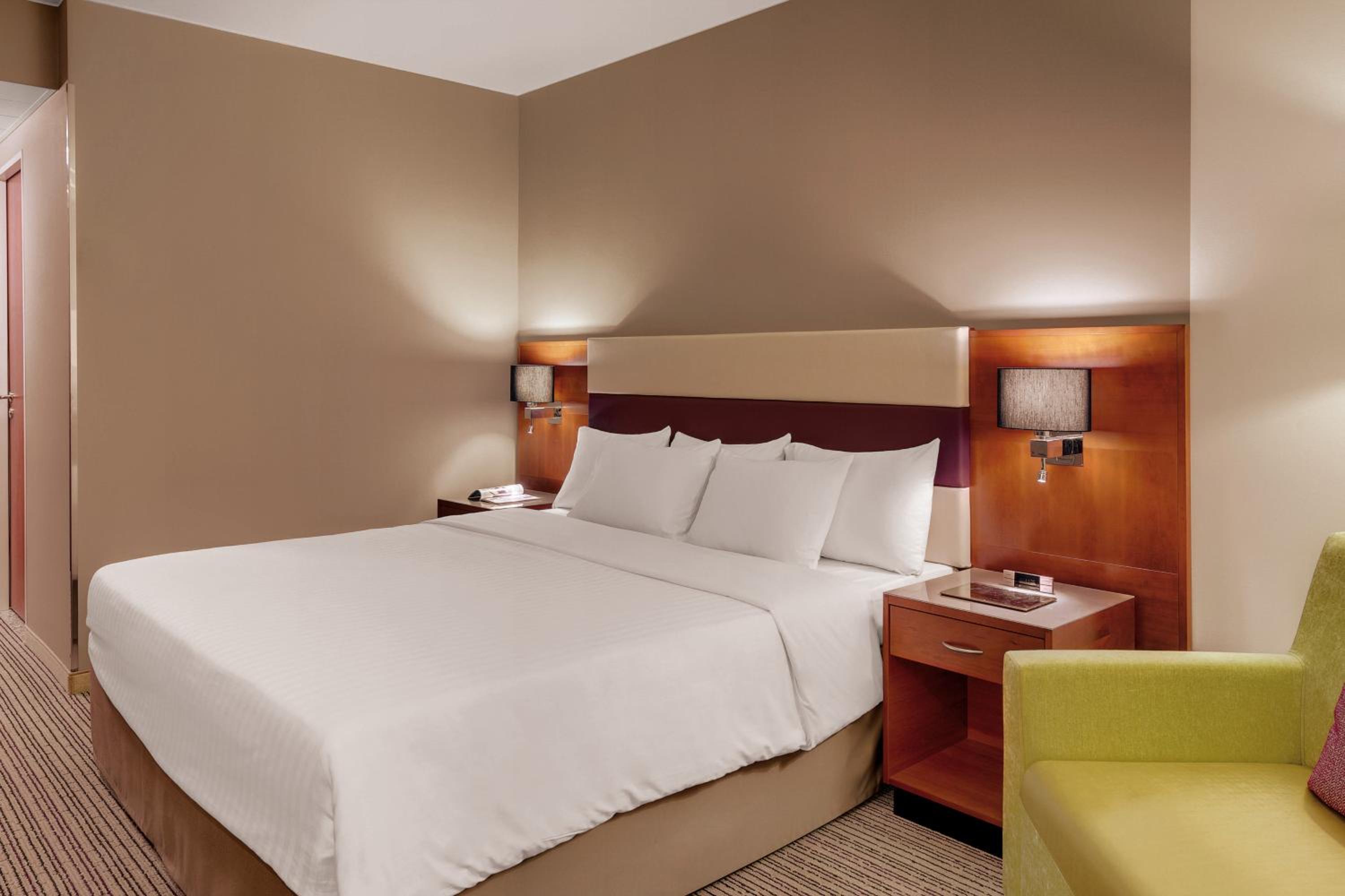 Superior King Room with Courtyard View - Photo 1