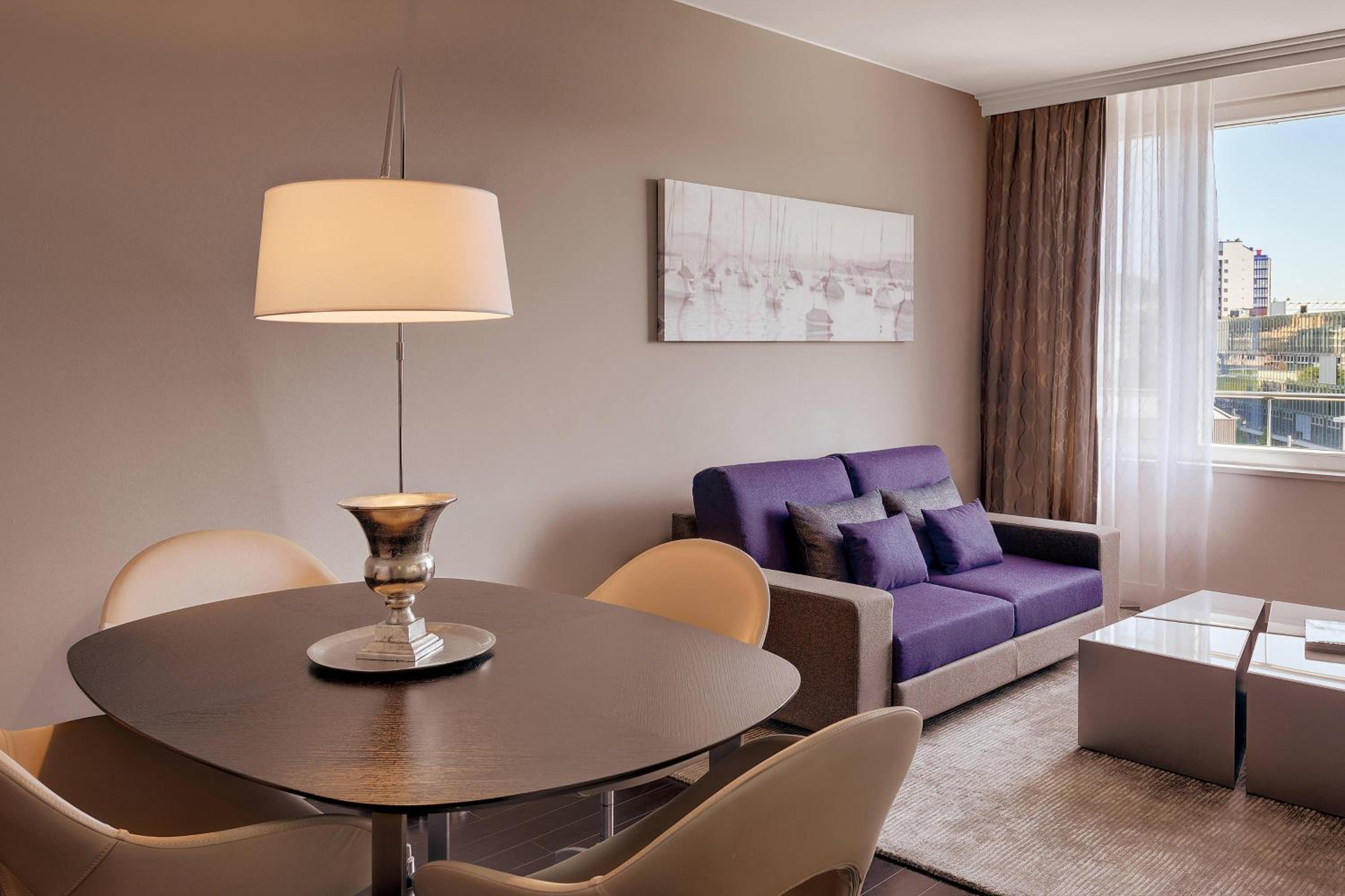Junior Suite, 1 Bedroom Junior Suite, 1 King, Sofa bed