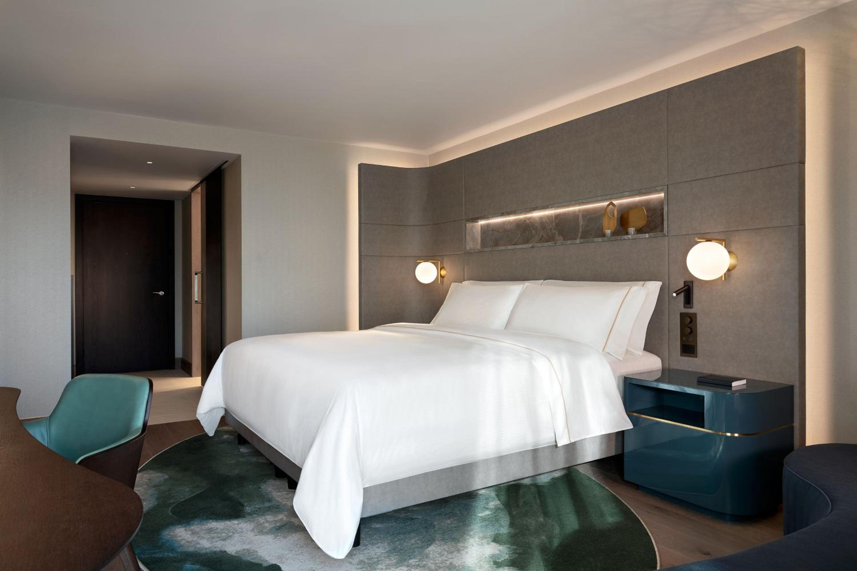 Signature King Room
