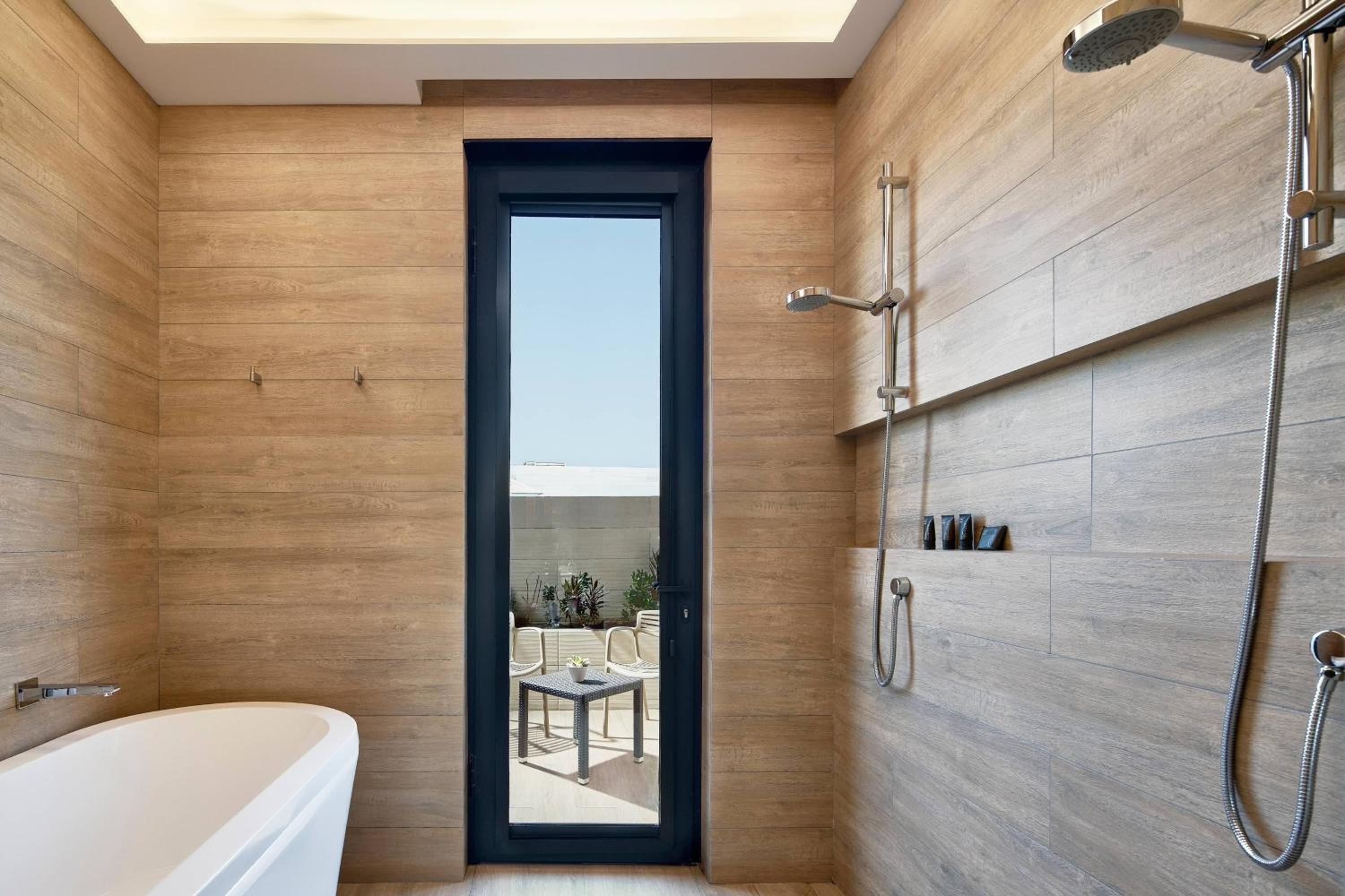 King Suite with Spa Bath photo 2