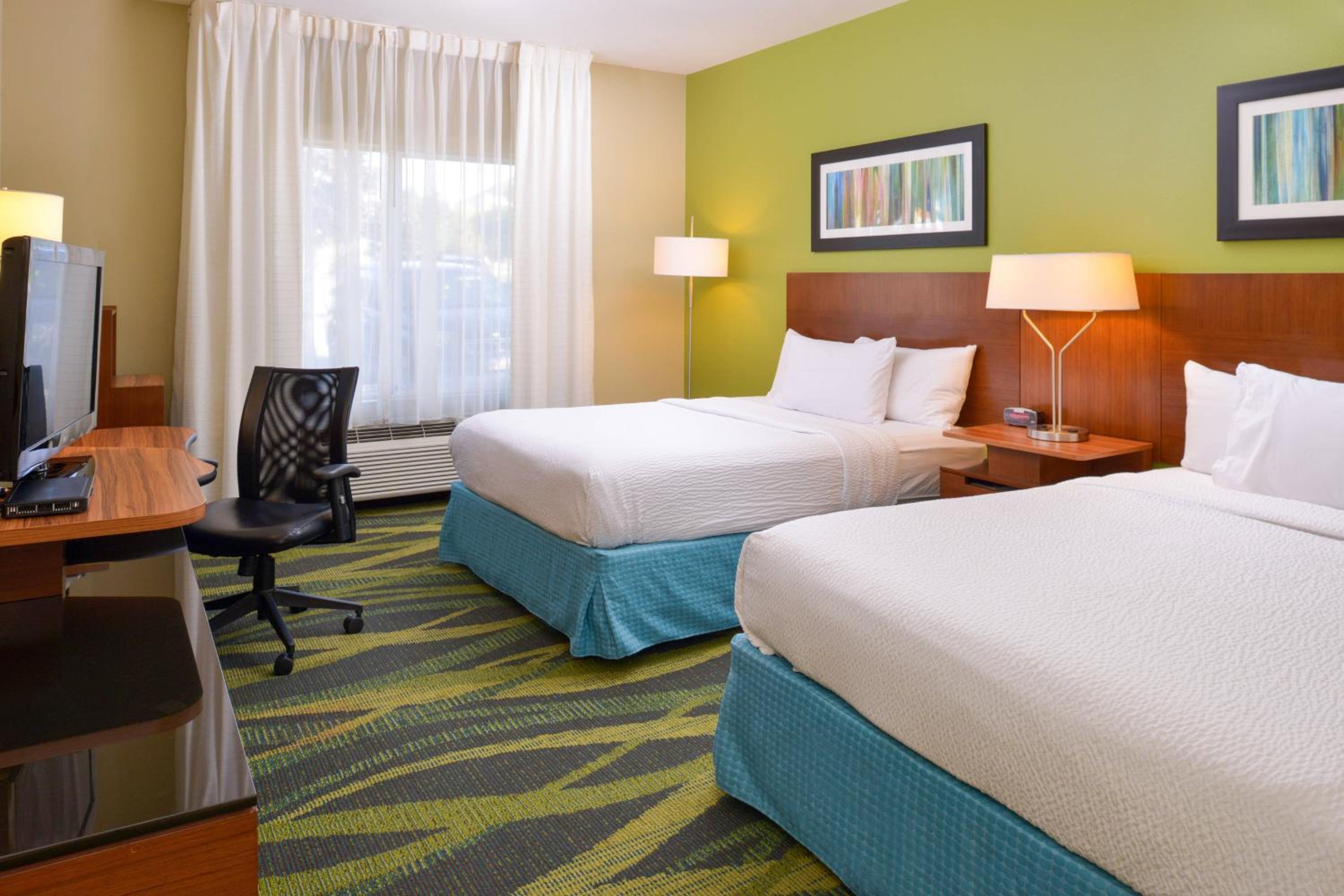 Queen Room with Two Queen Beds - Photo 1