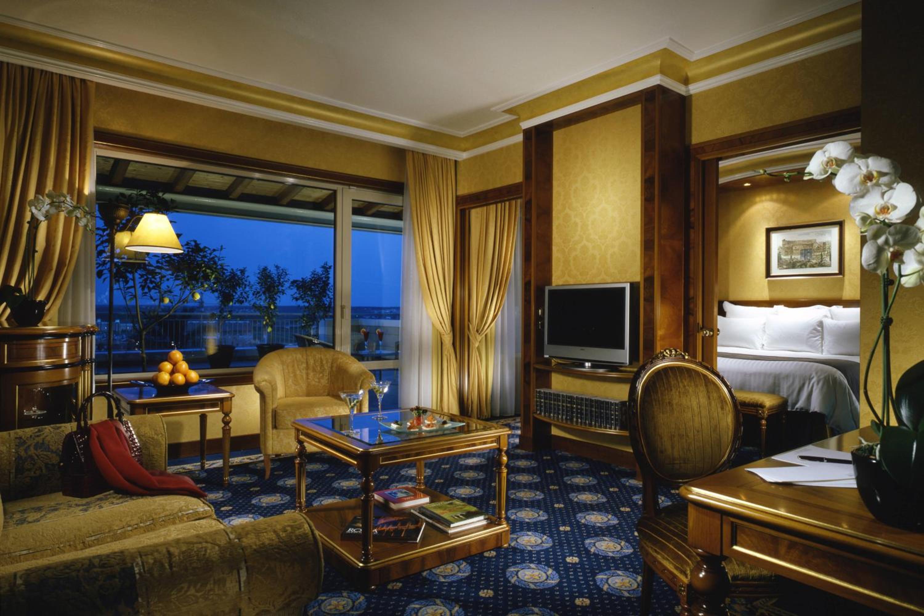 Executive Suite with Lounge Access