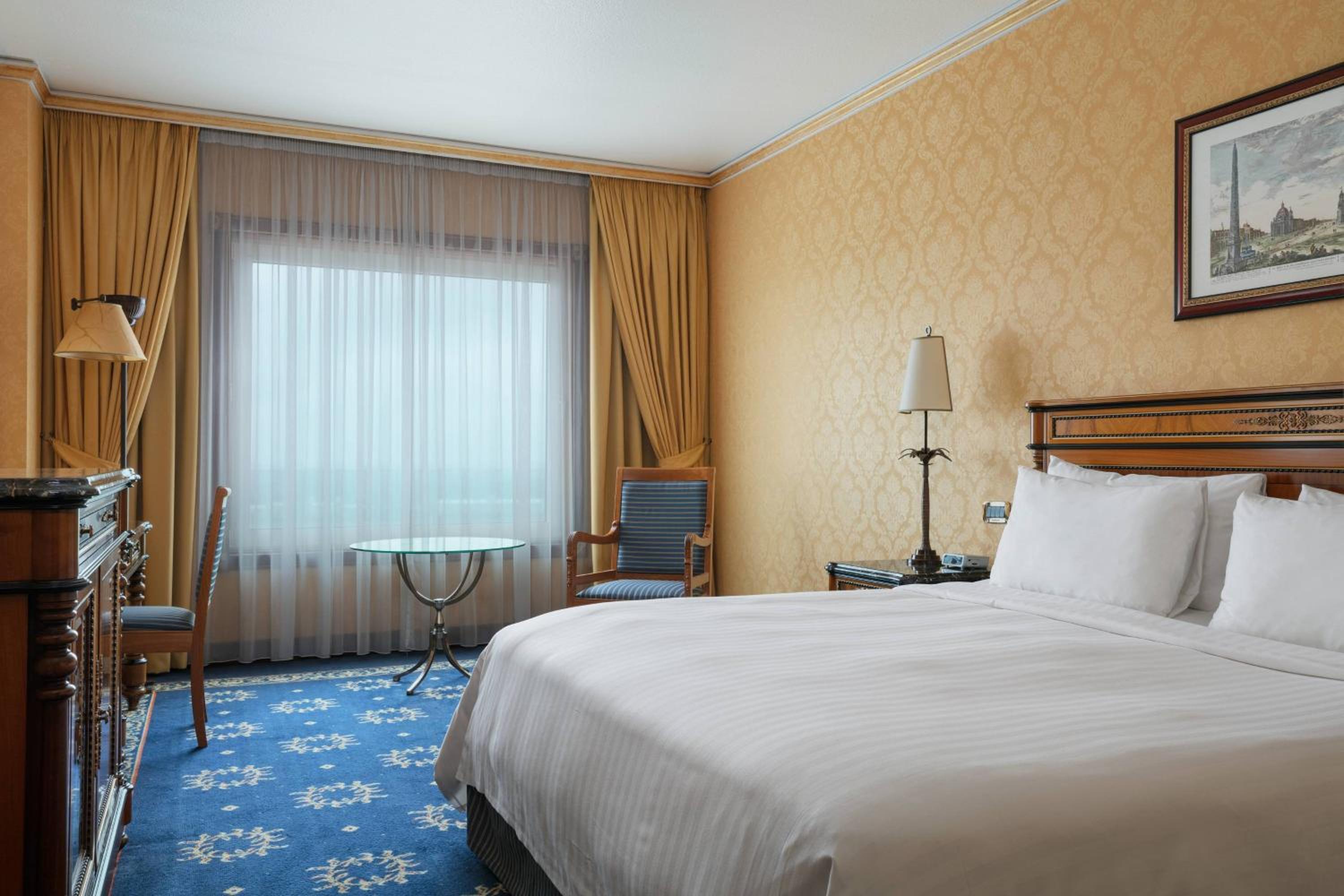 Large Guest Room