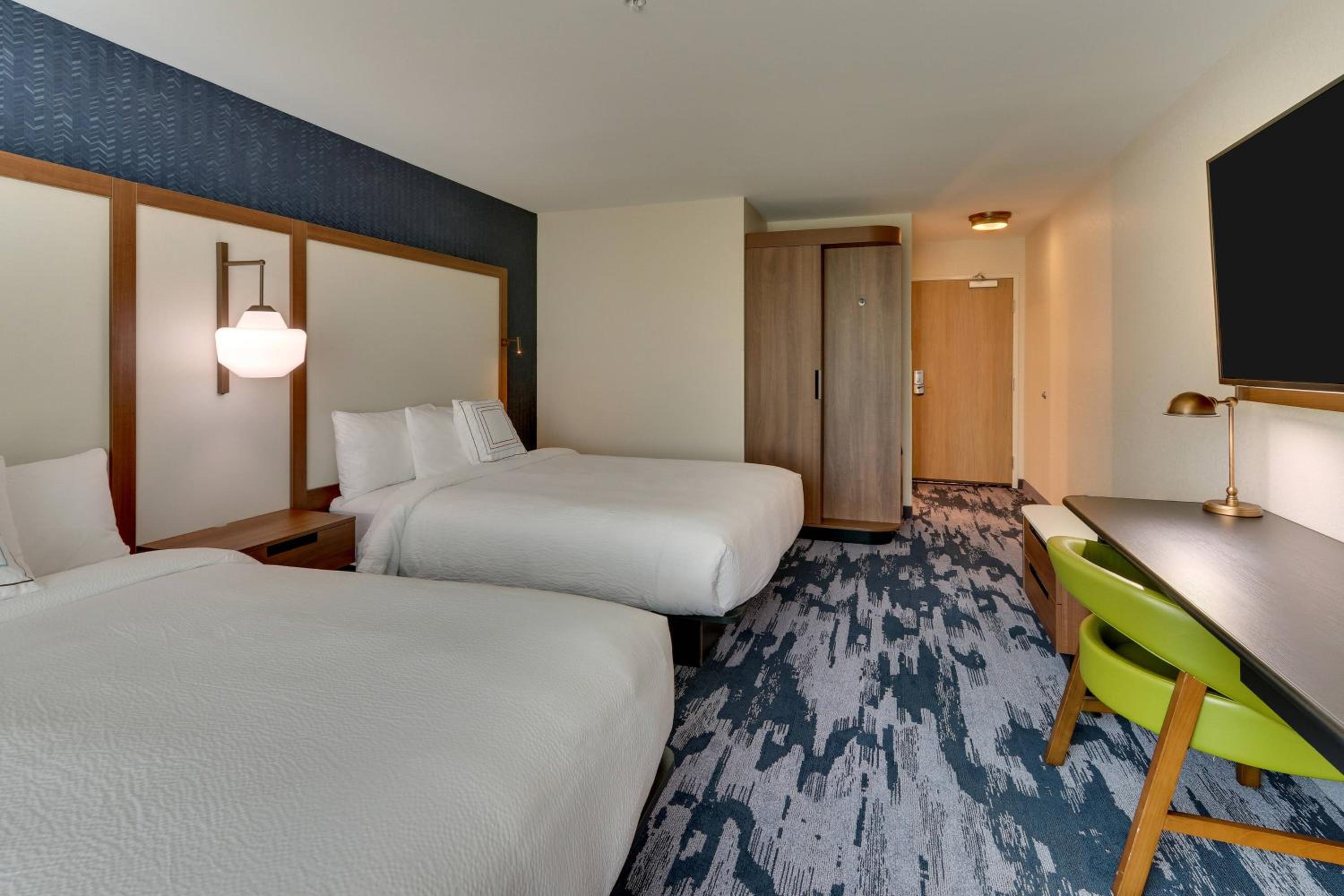 Guest room, 2 Queen - Photo 6