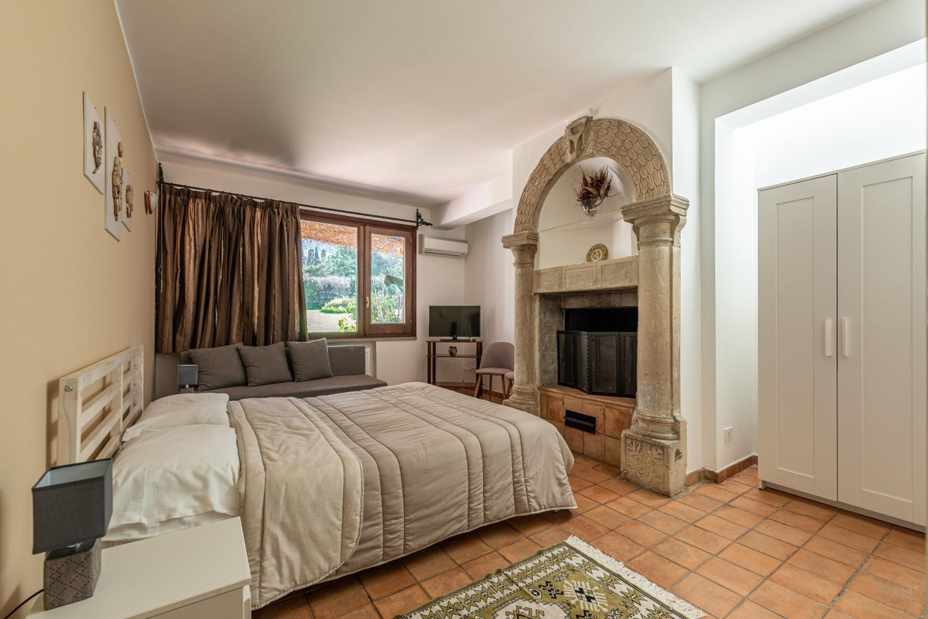 Double Room with Private External Bathroom photo 1
