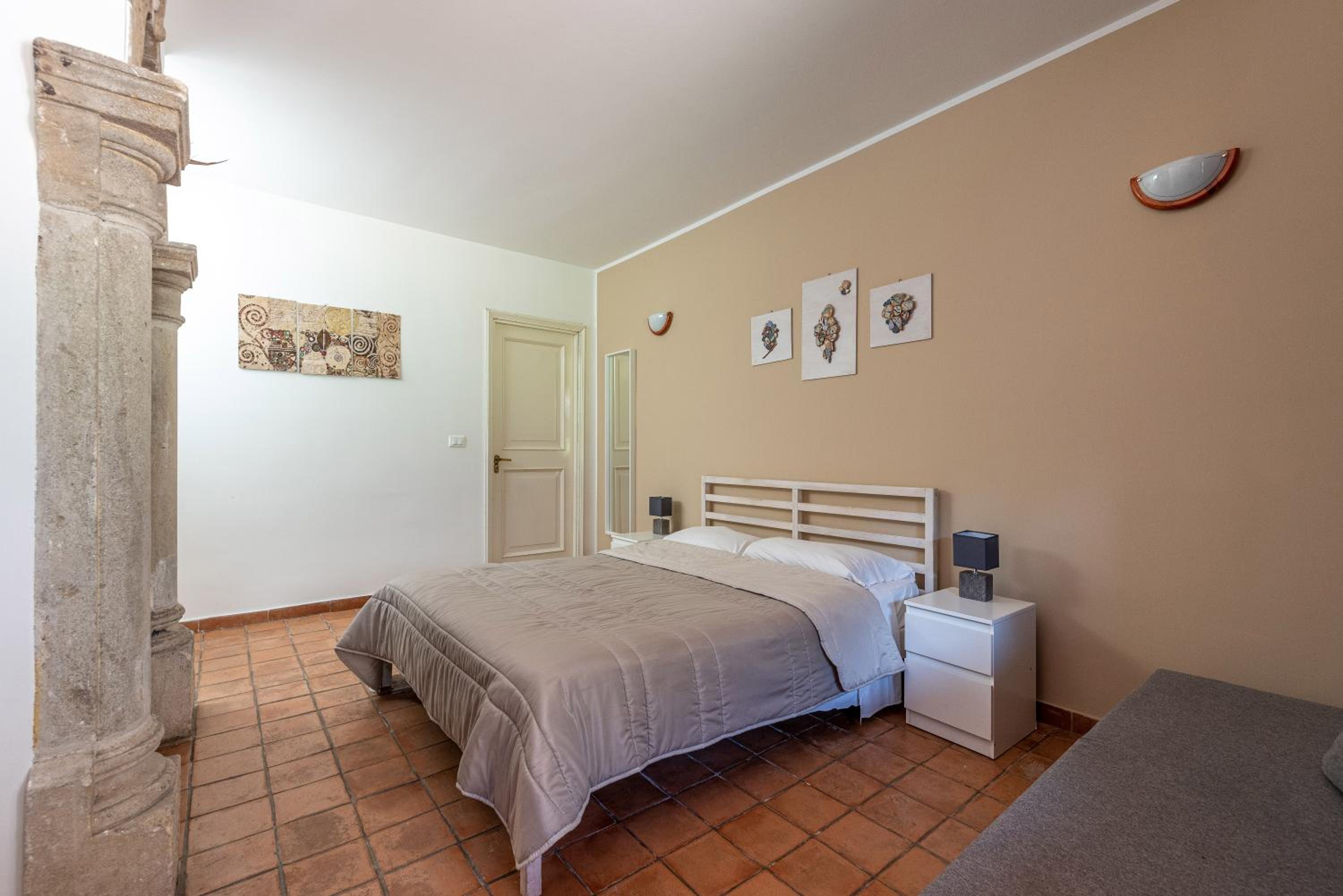 Double Room with Private External Bathroom photo 2