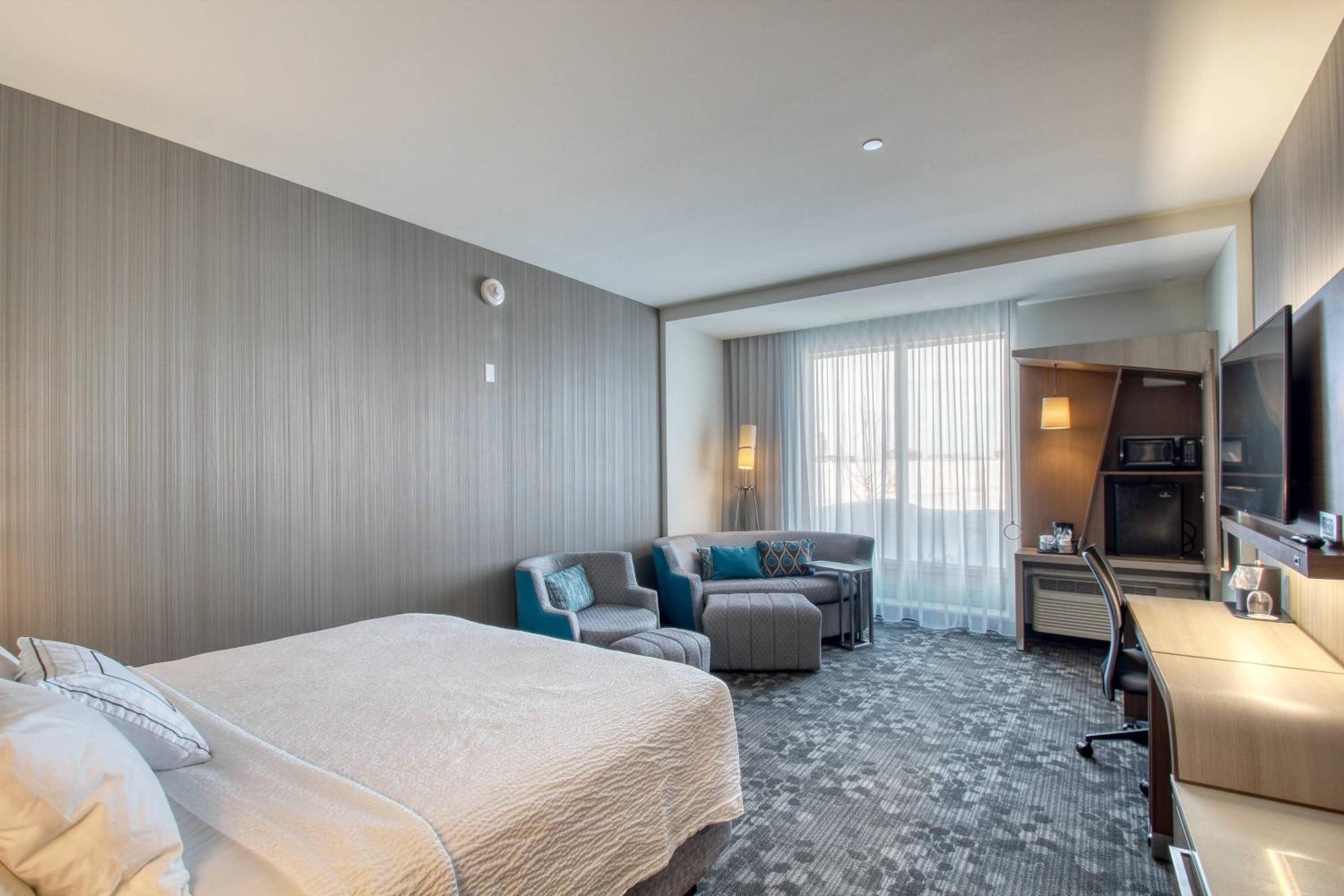 King Suite with Sofa Bed photo 1