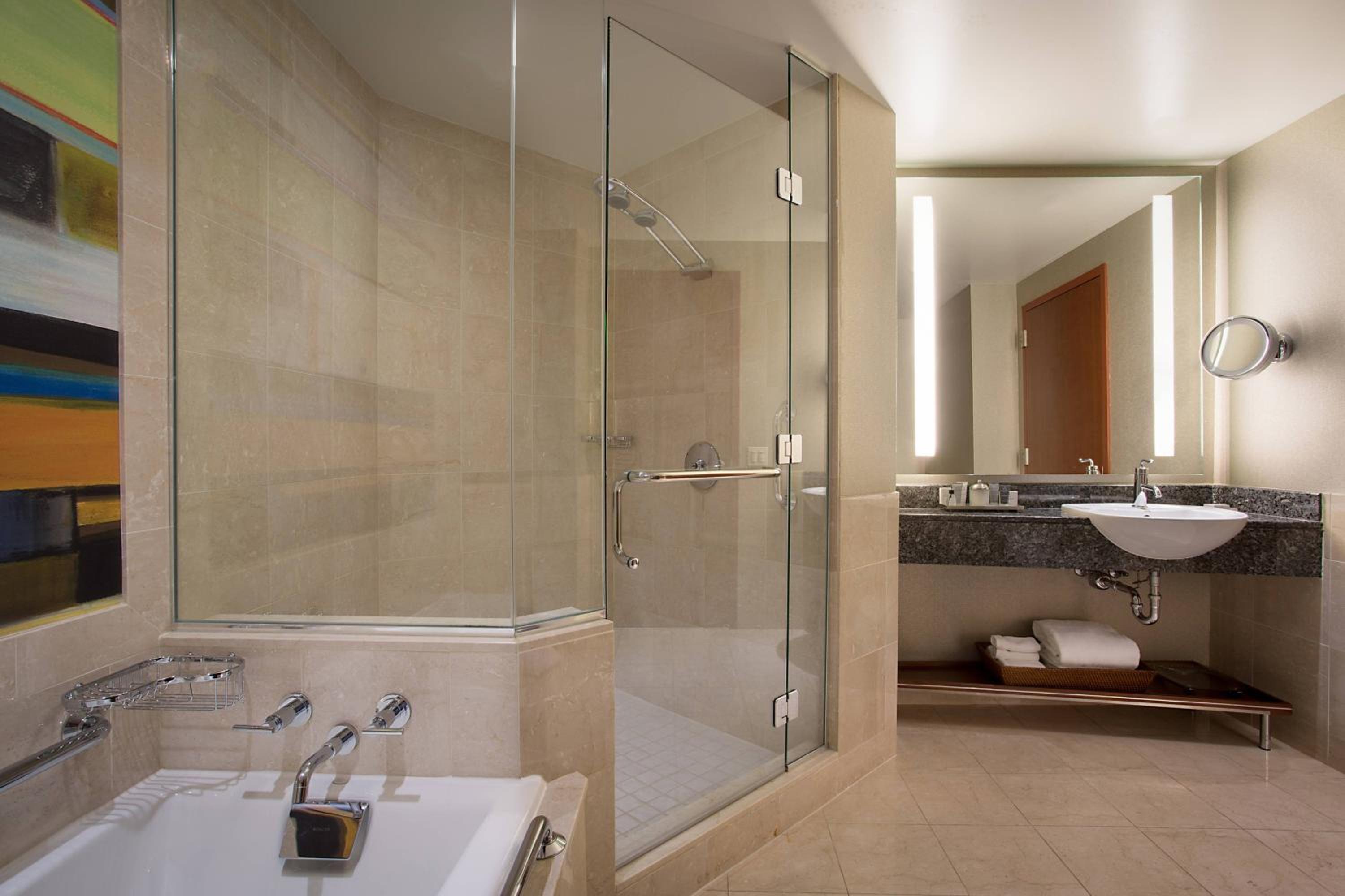 Executive King Suite - Photo 5