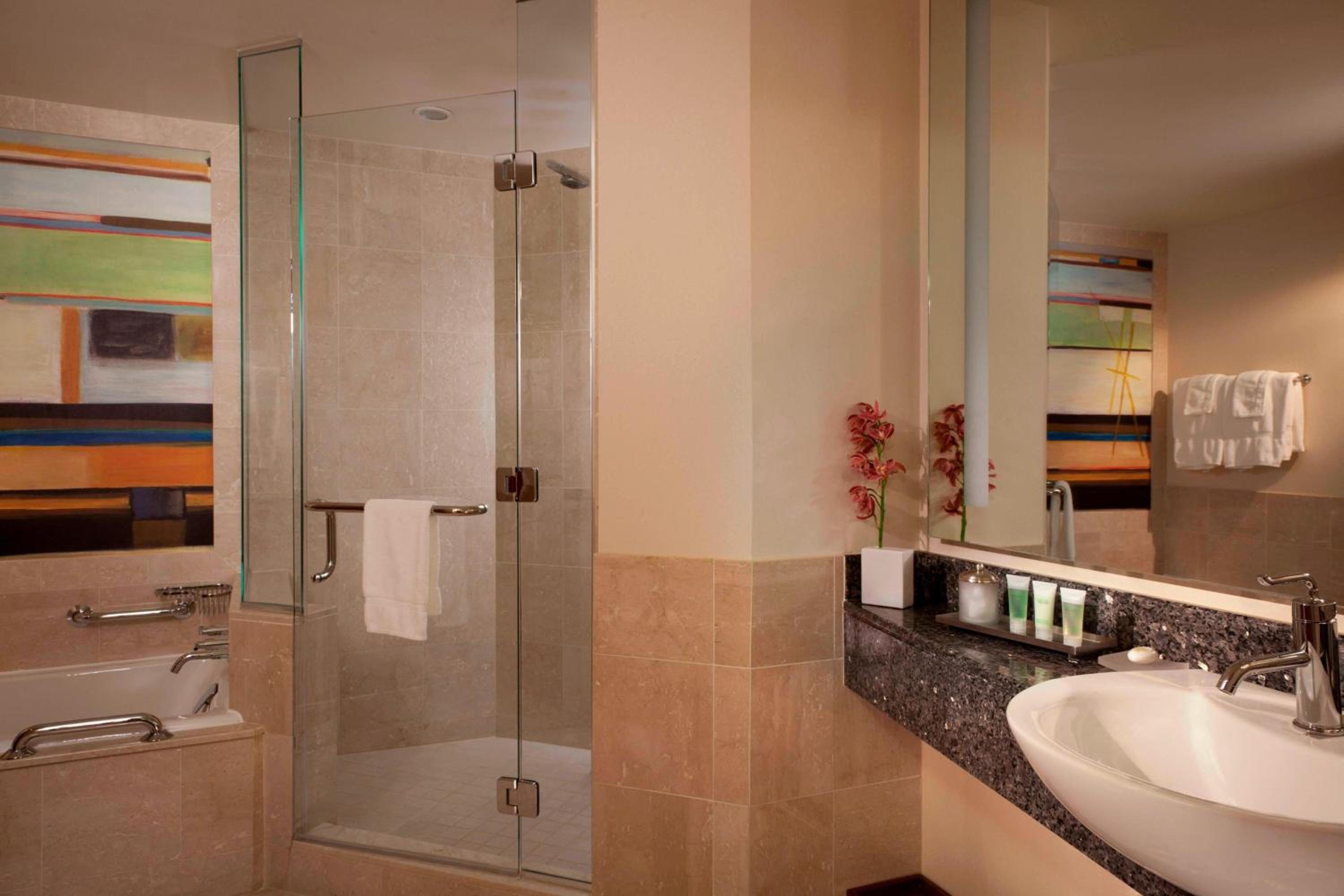 King or Queen Room with City View - Photo 6