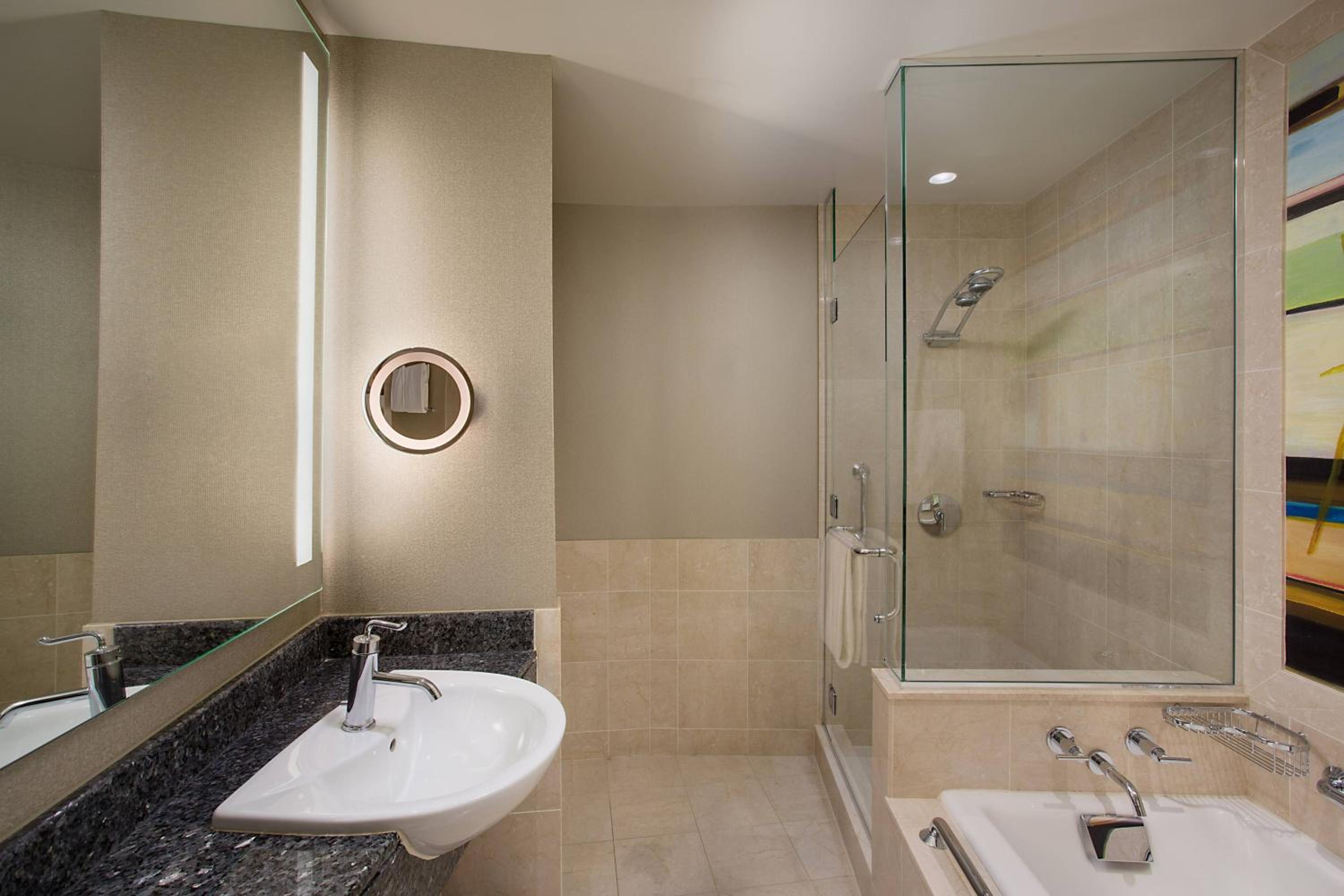 King or Queen Room with City View - Photo 4