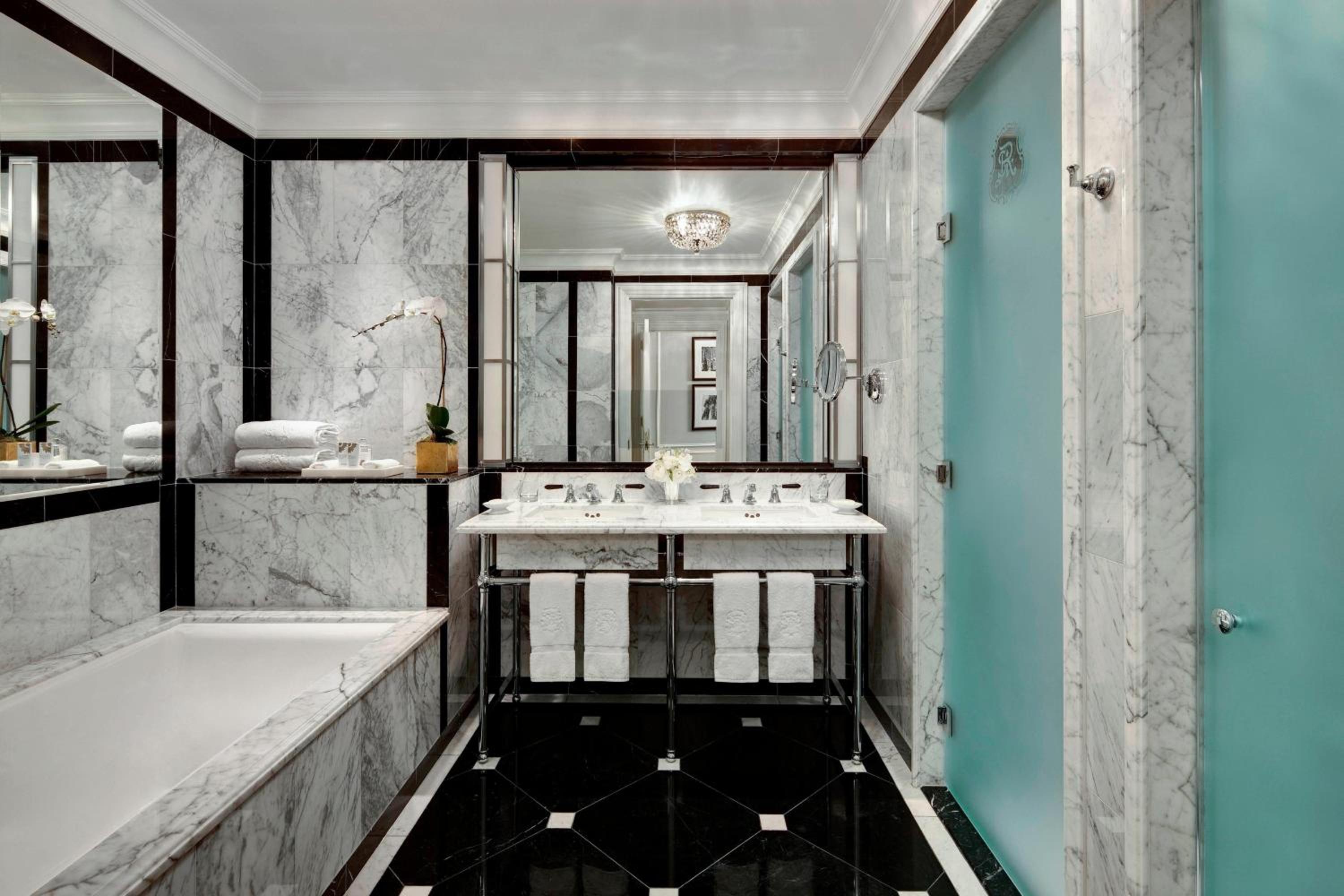 One-Bedroom St Regis Suite - Butler Service thumbnail 6