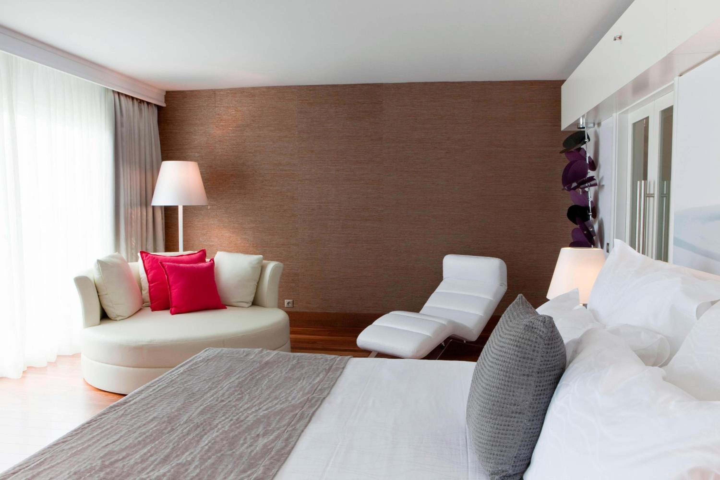 One Bedroom Presidential Suite Seafront, 1 King photo 2