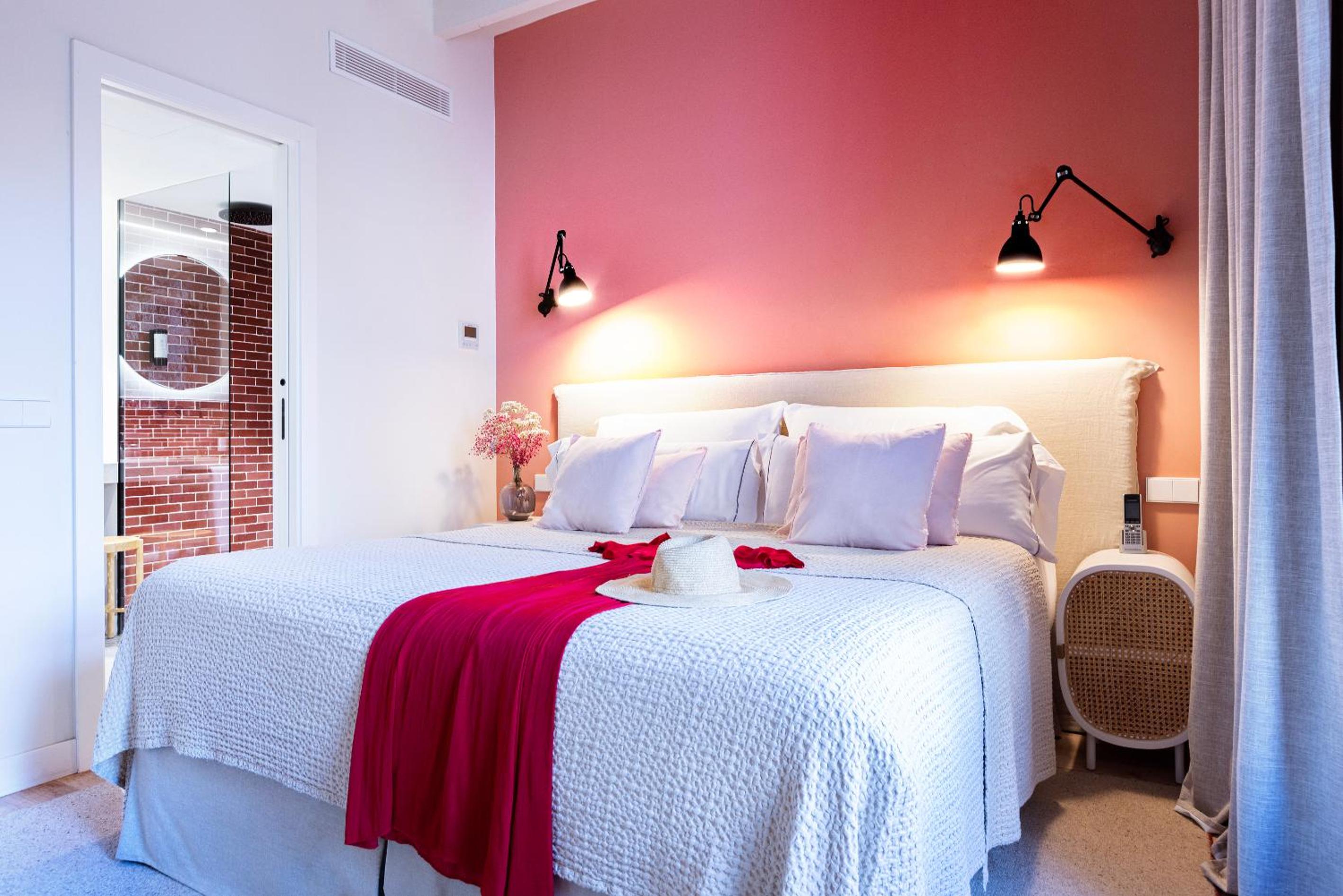 Suite - Photo 14