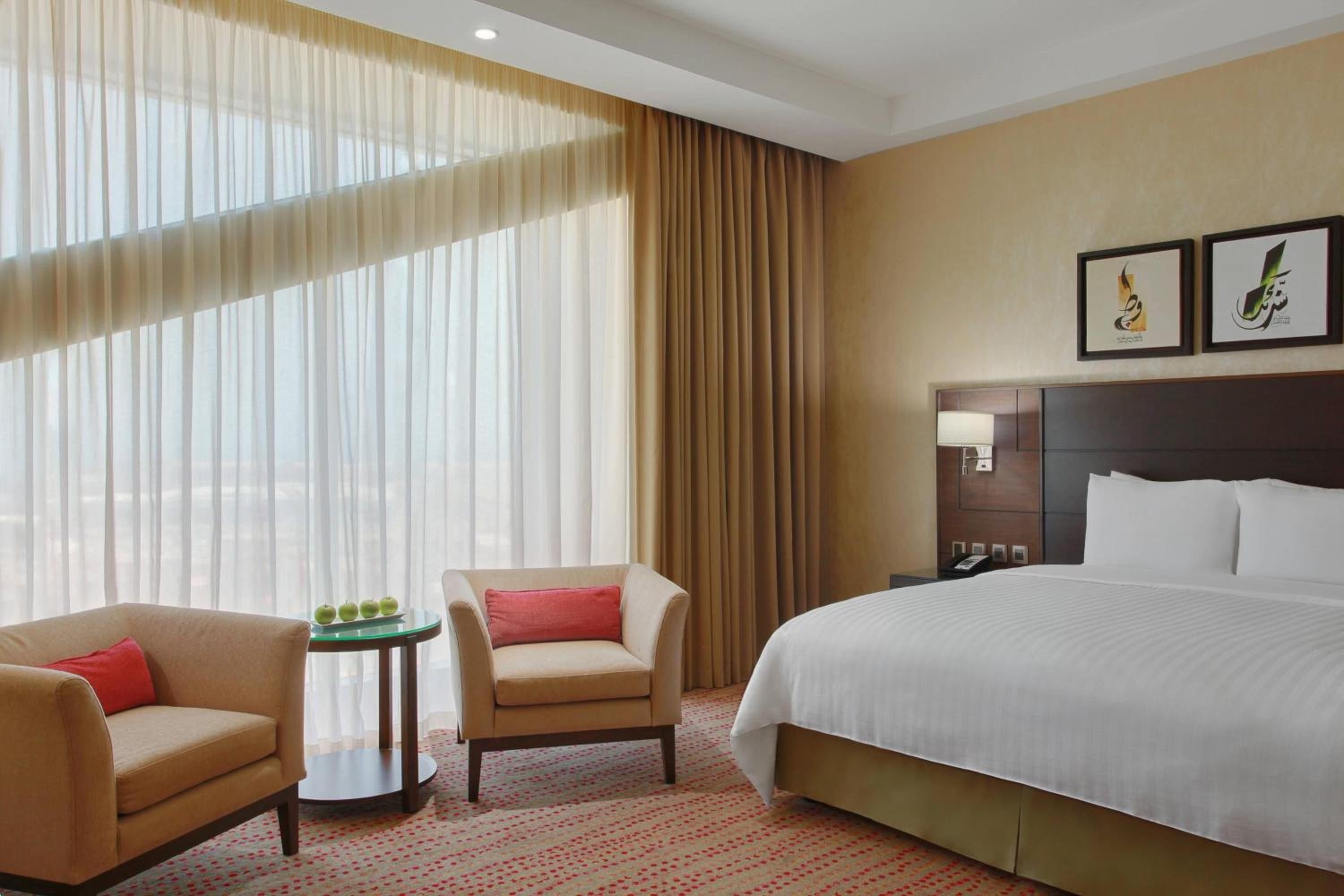 One-Bedroom Large King Suite with Sofa Bed