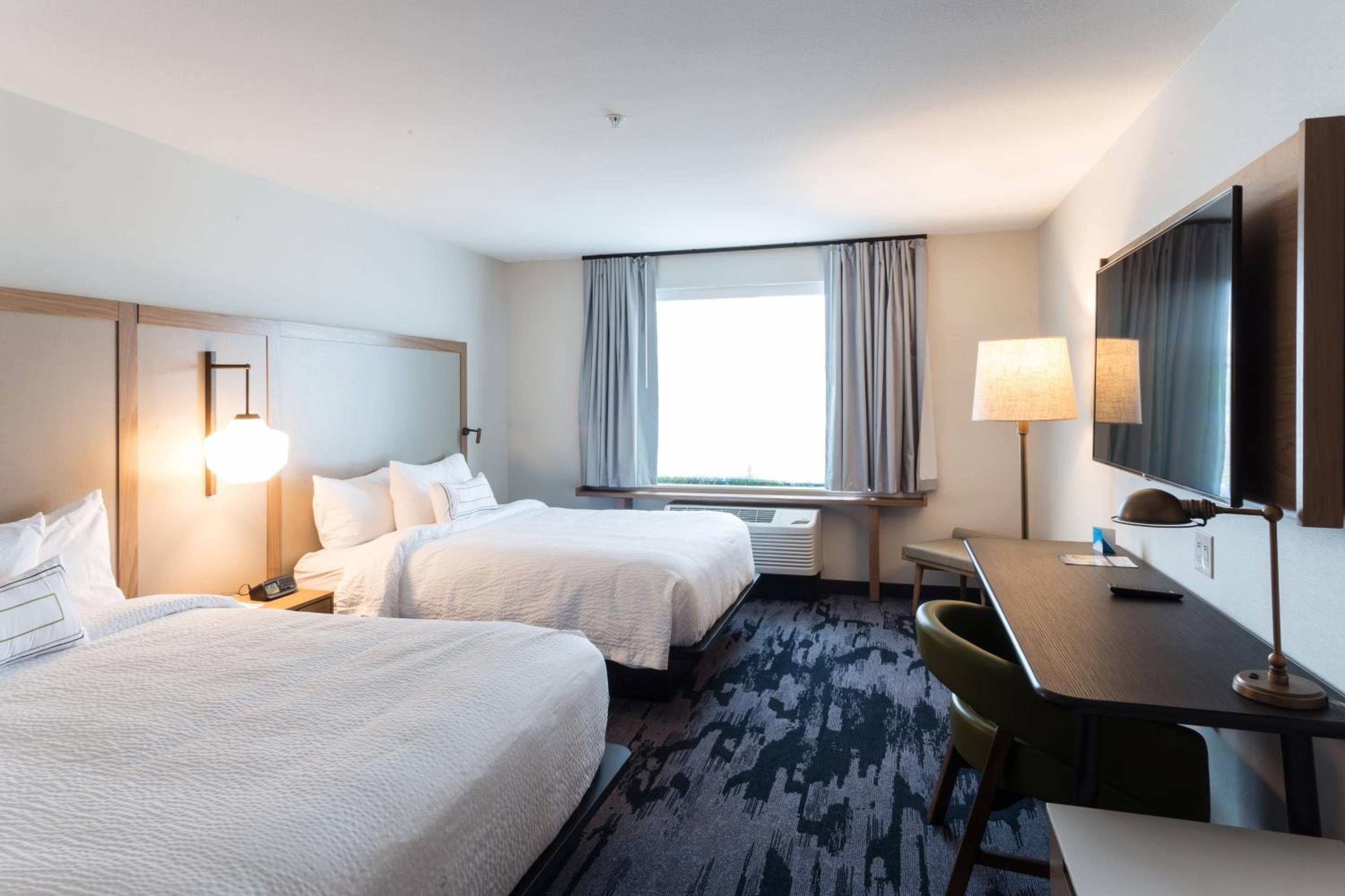Queen Room with City View