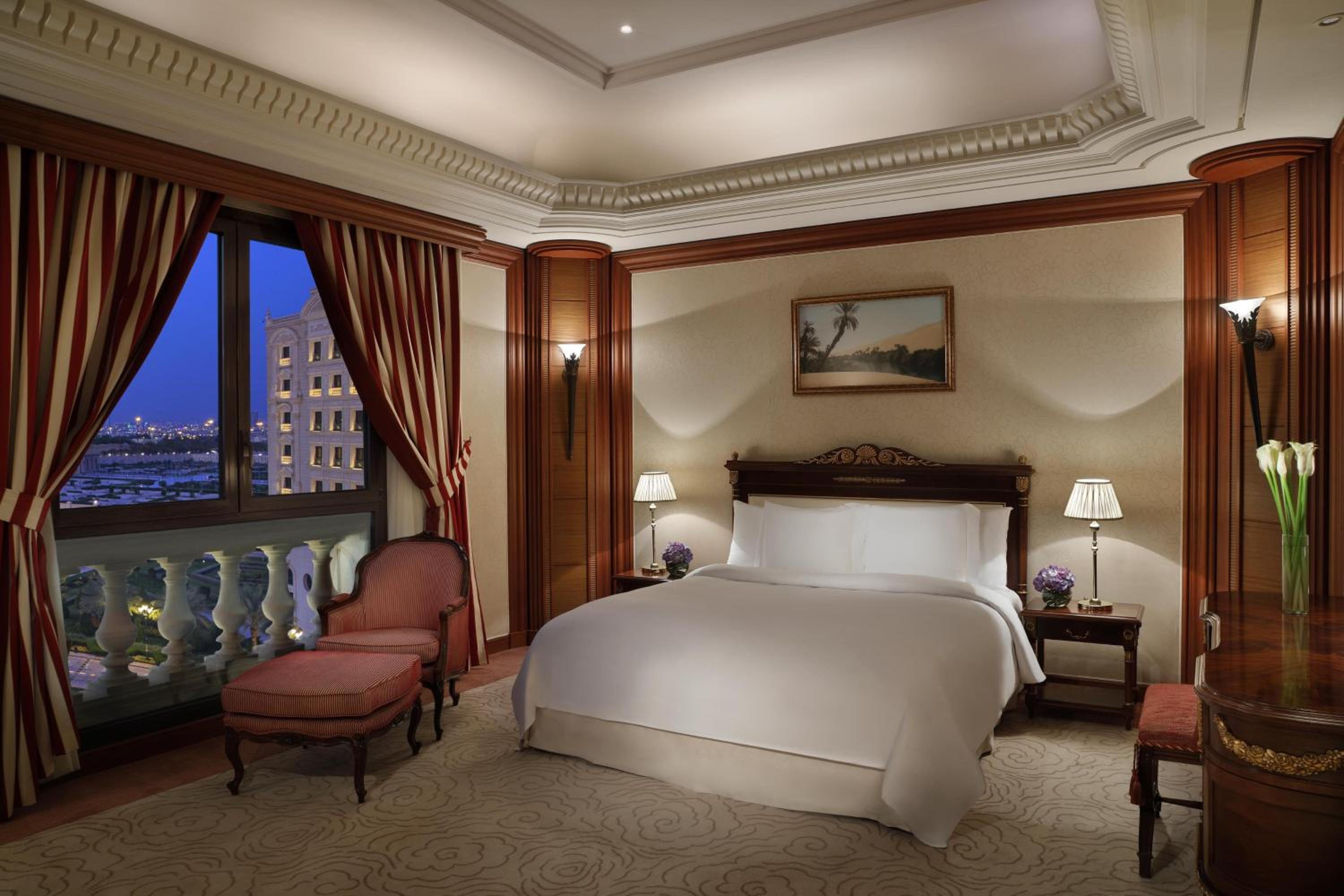 Executive One-Bedroom King Suite - Photo 2