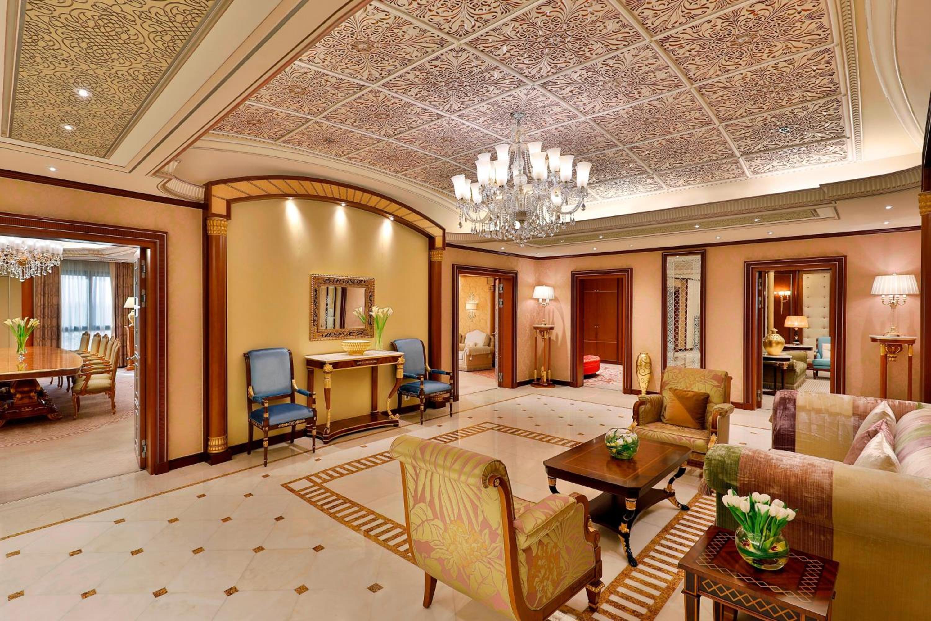 Royal Suite - Photo 2