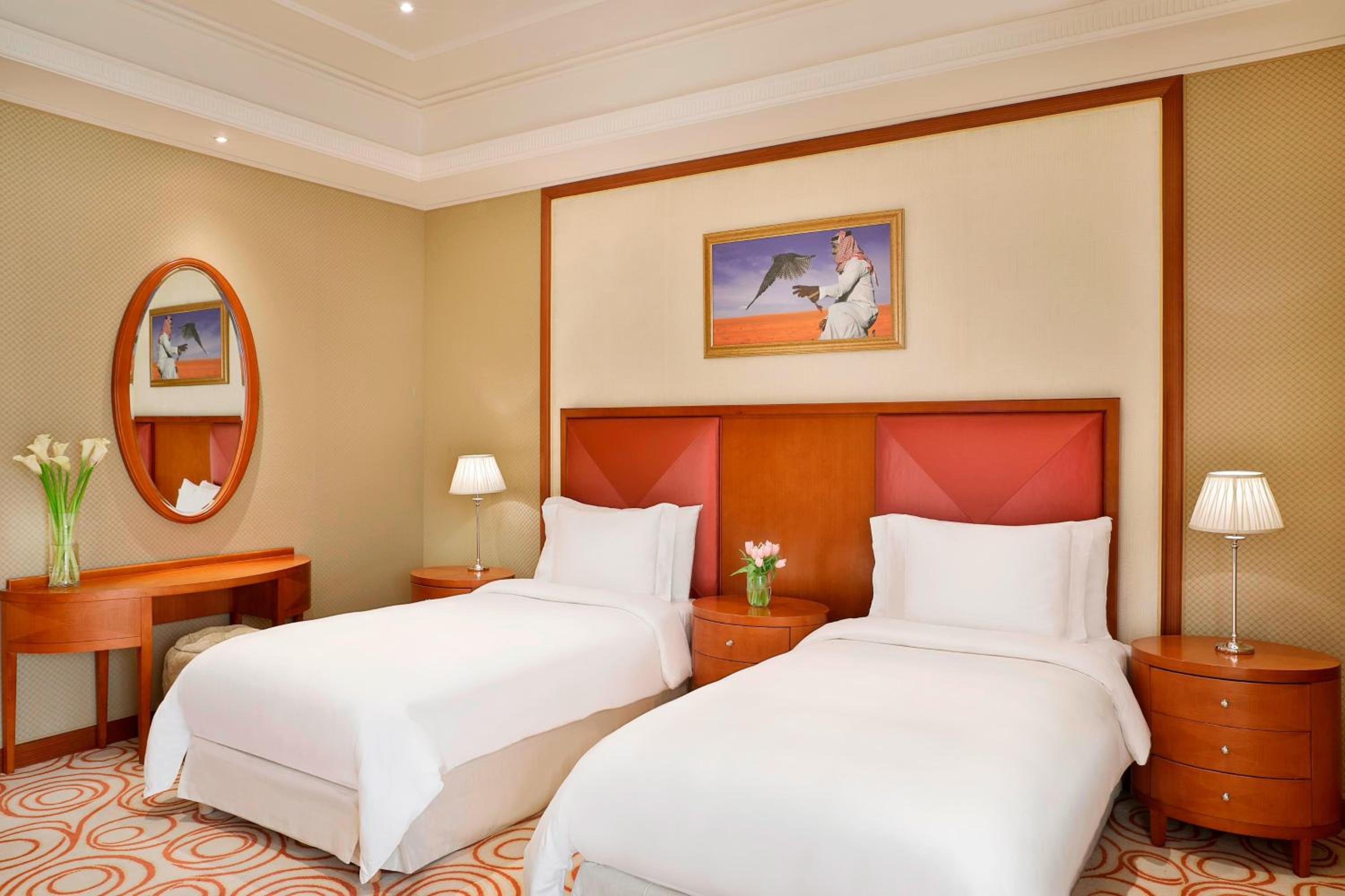 Deluxe Guest Room With Twin Beds