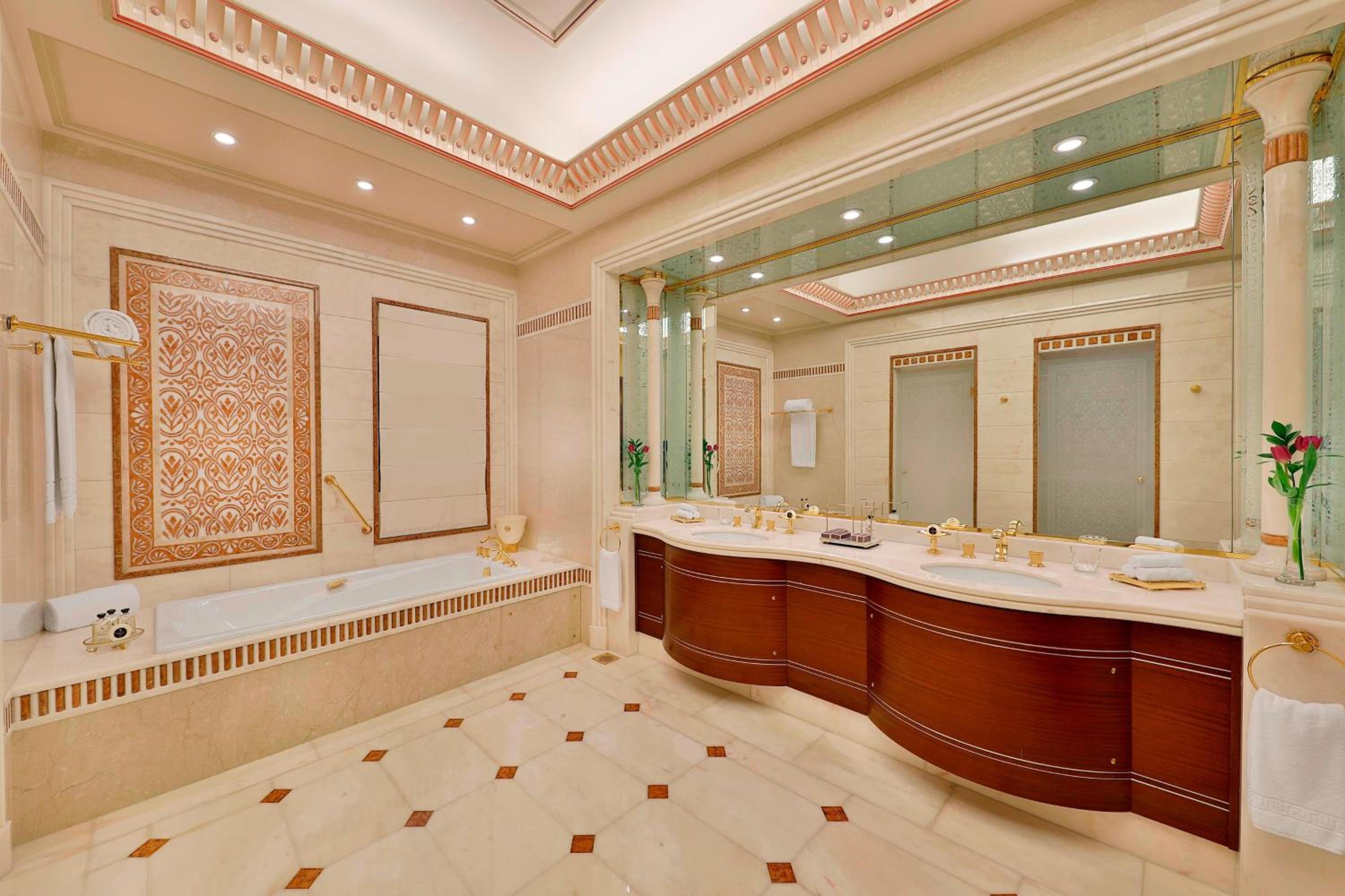 Royal Suite - Photo 5