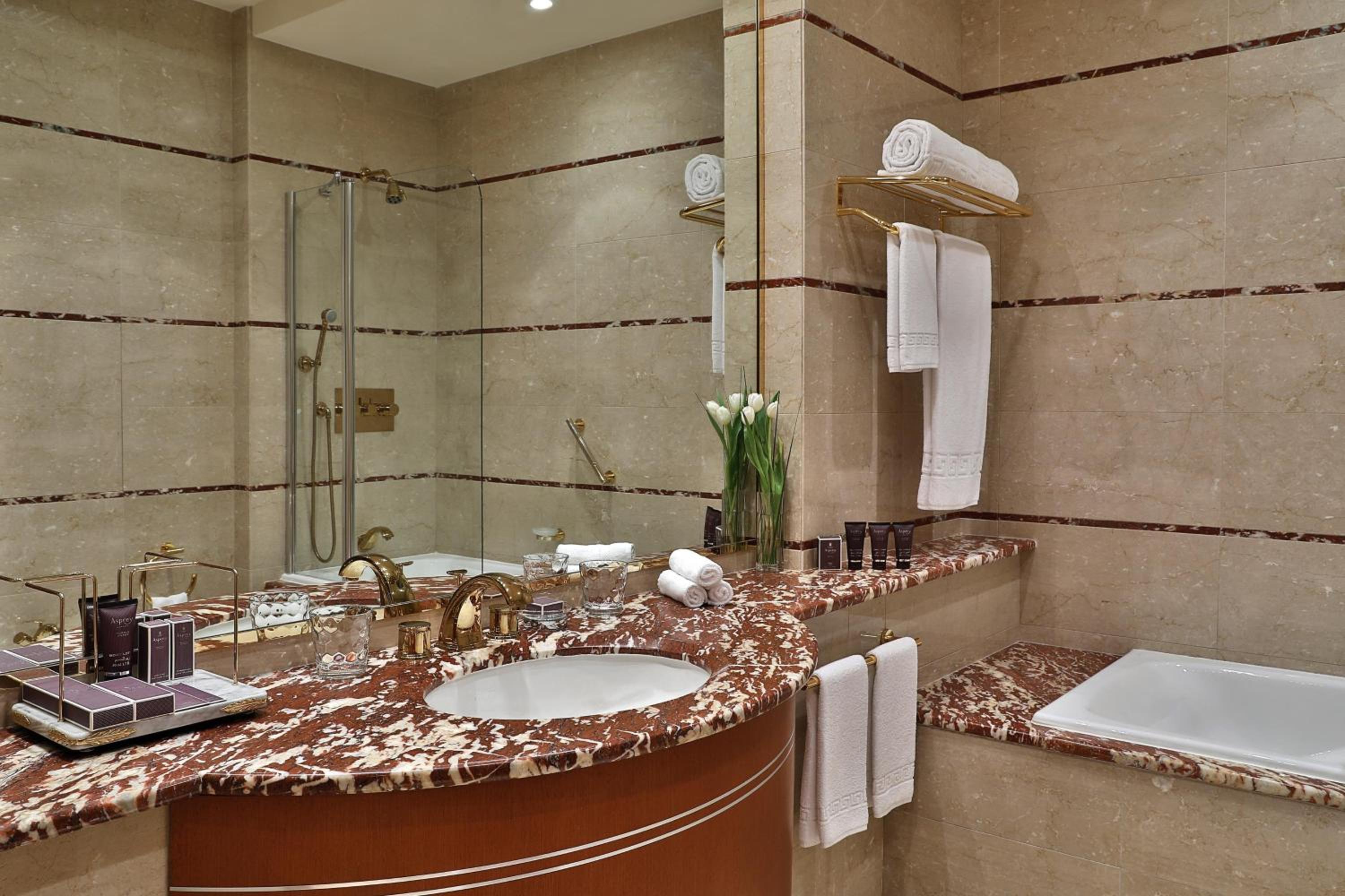 Executive One-Bedroom King Suite - Photo 4