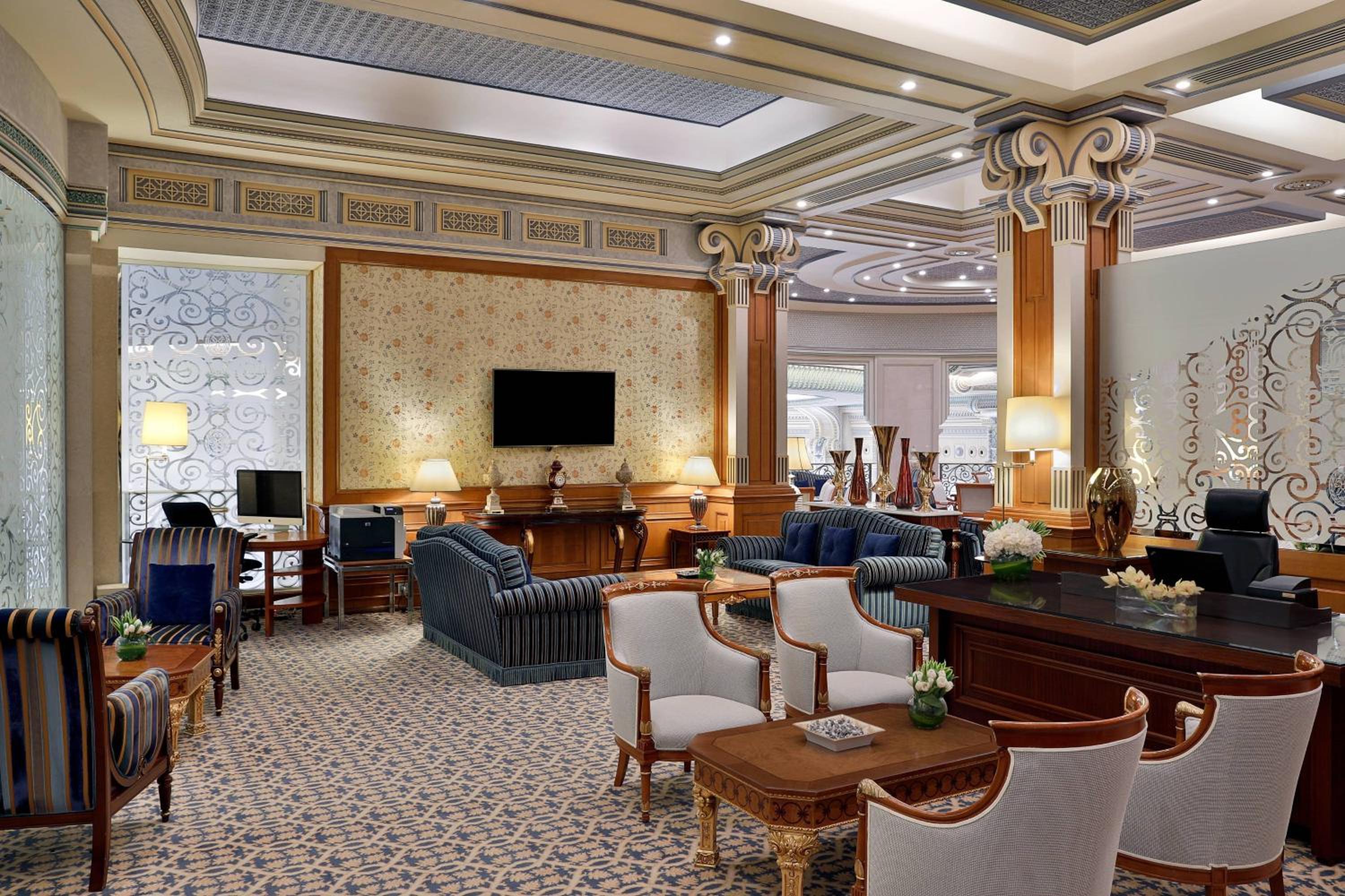 Club King Room