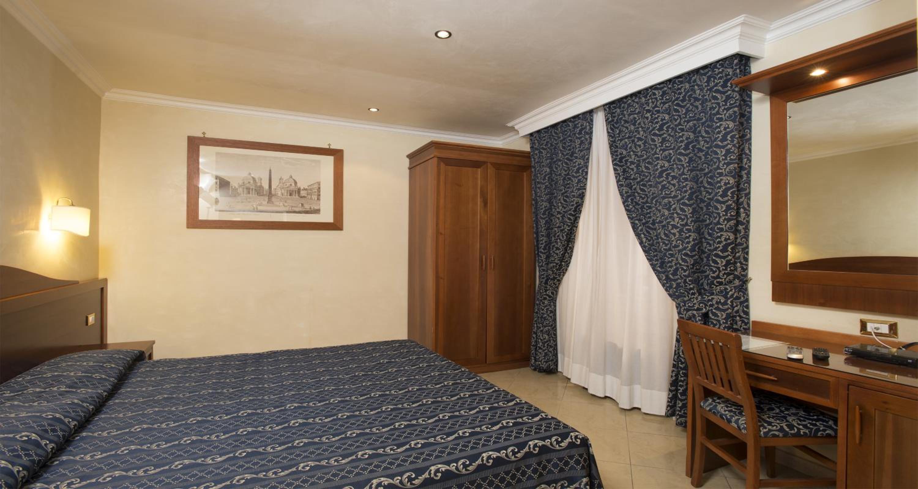 Double or Twin Room photo 3