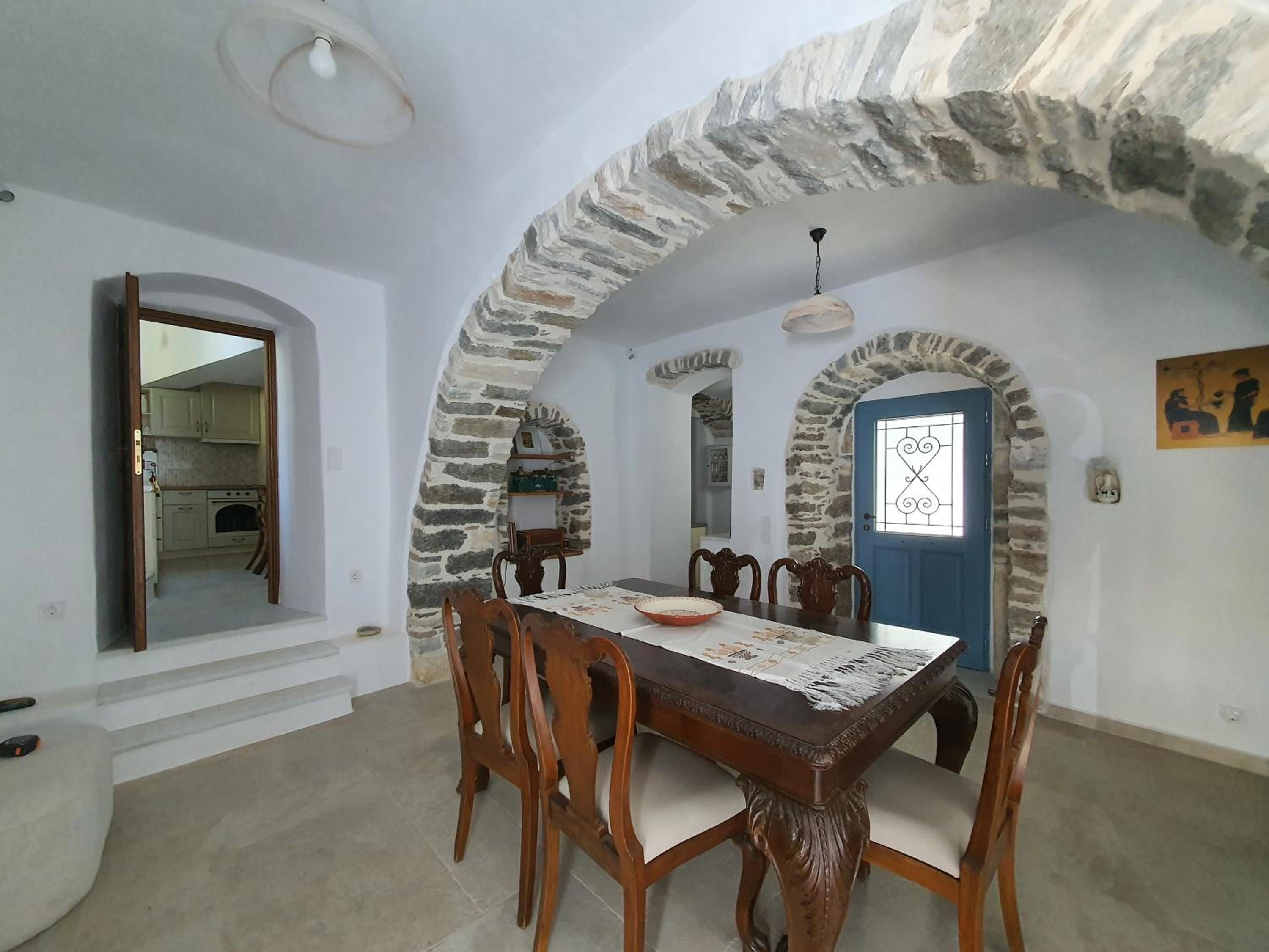 One-Bedroom House - Photo 6