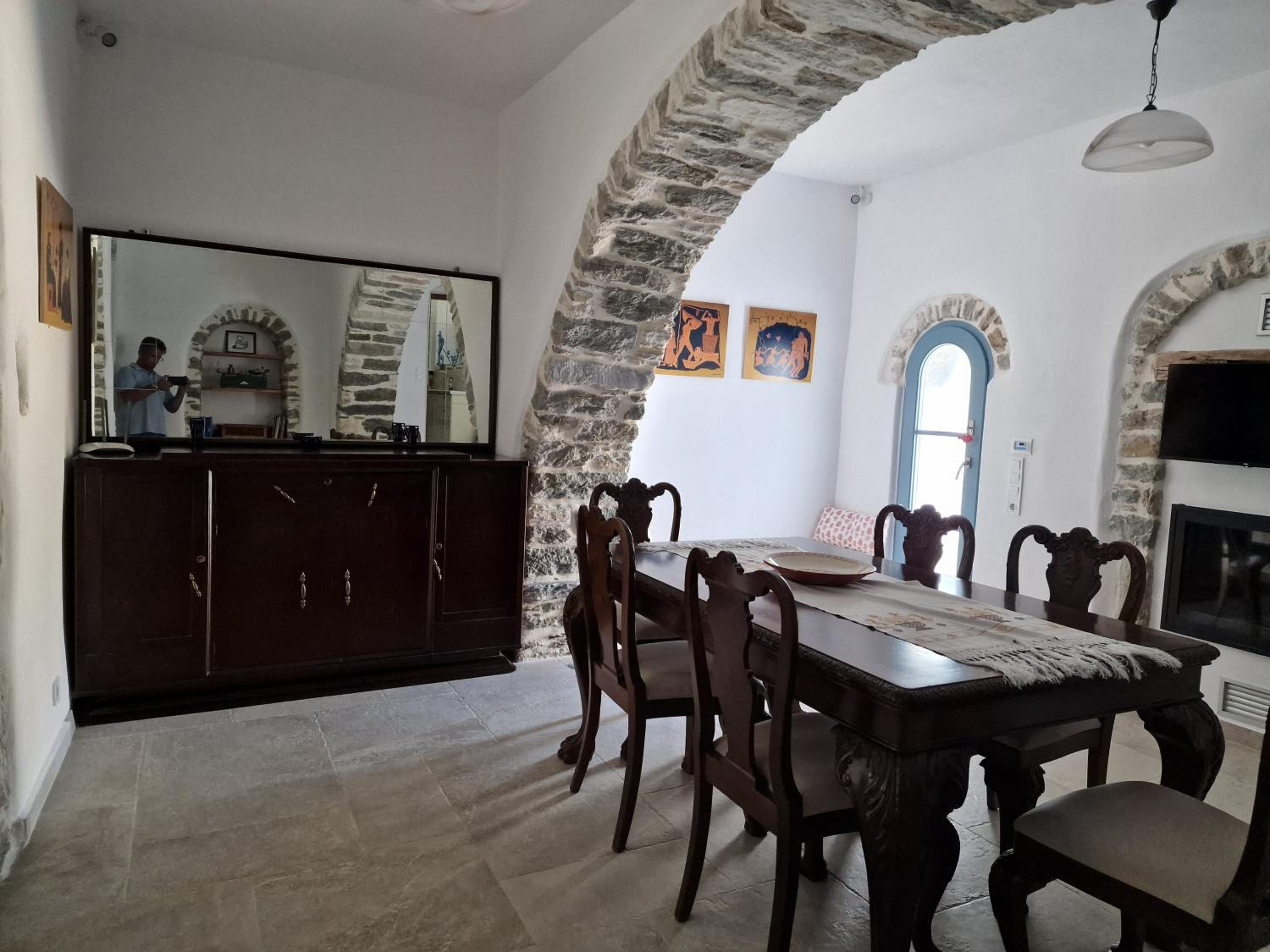 One-Bedroom House - Photo 9