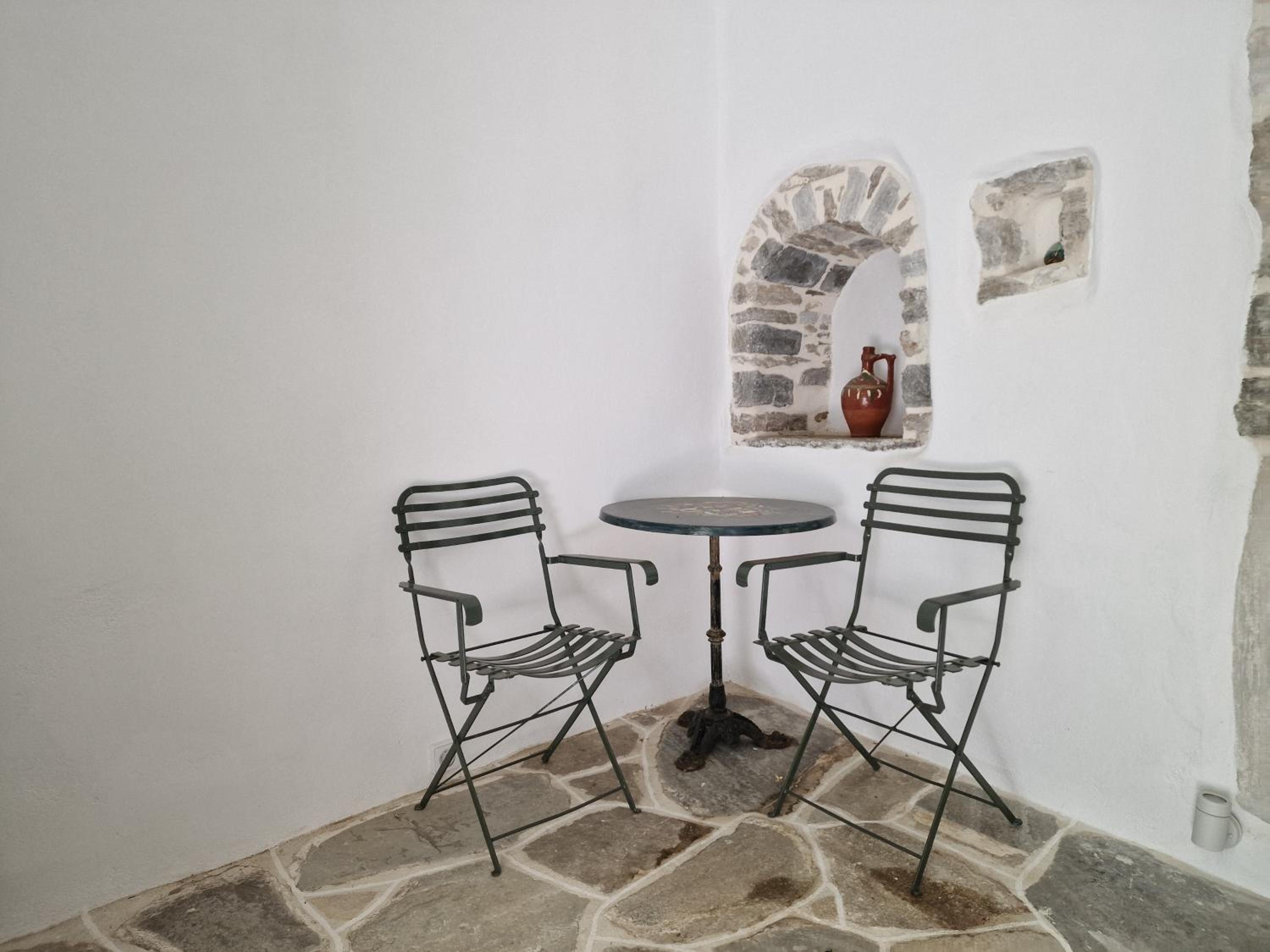 One-Bedroom House - Photo 3