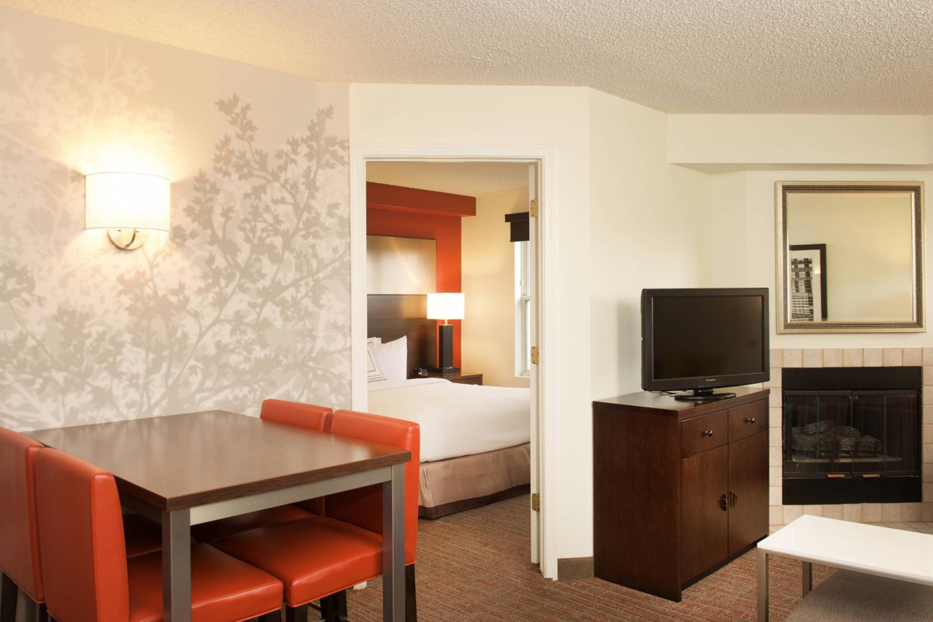 2 Bedroom Suite - Photo 6