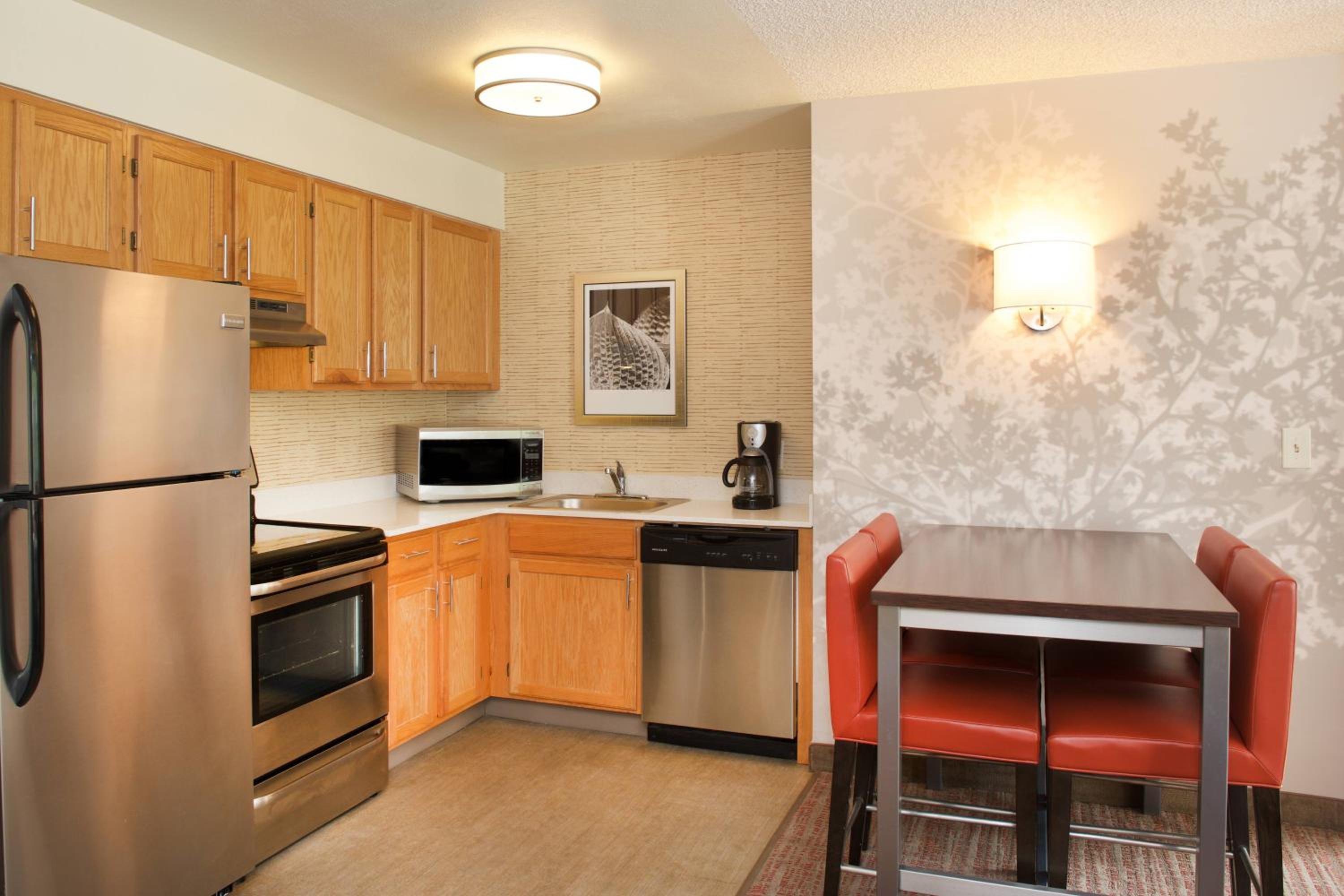 2 Bedroom Suite - Photo 5