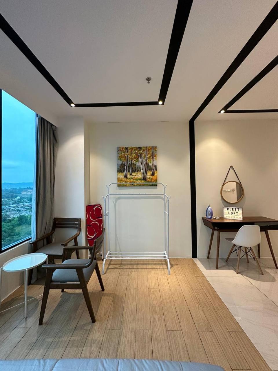 Apartment With Mountain View