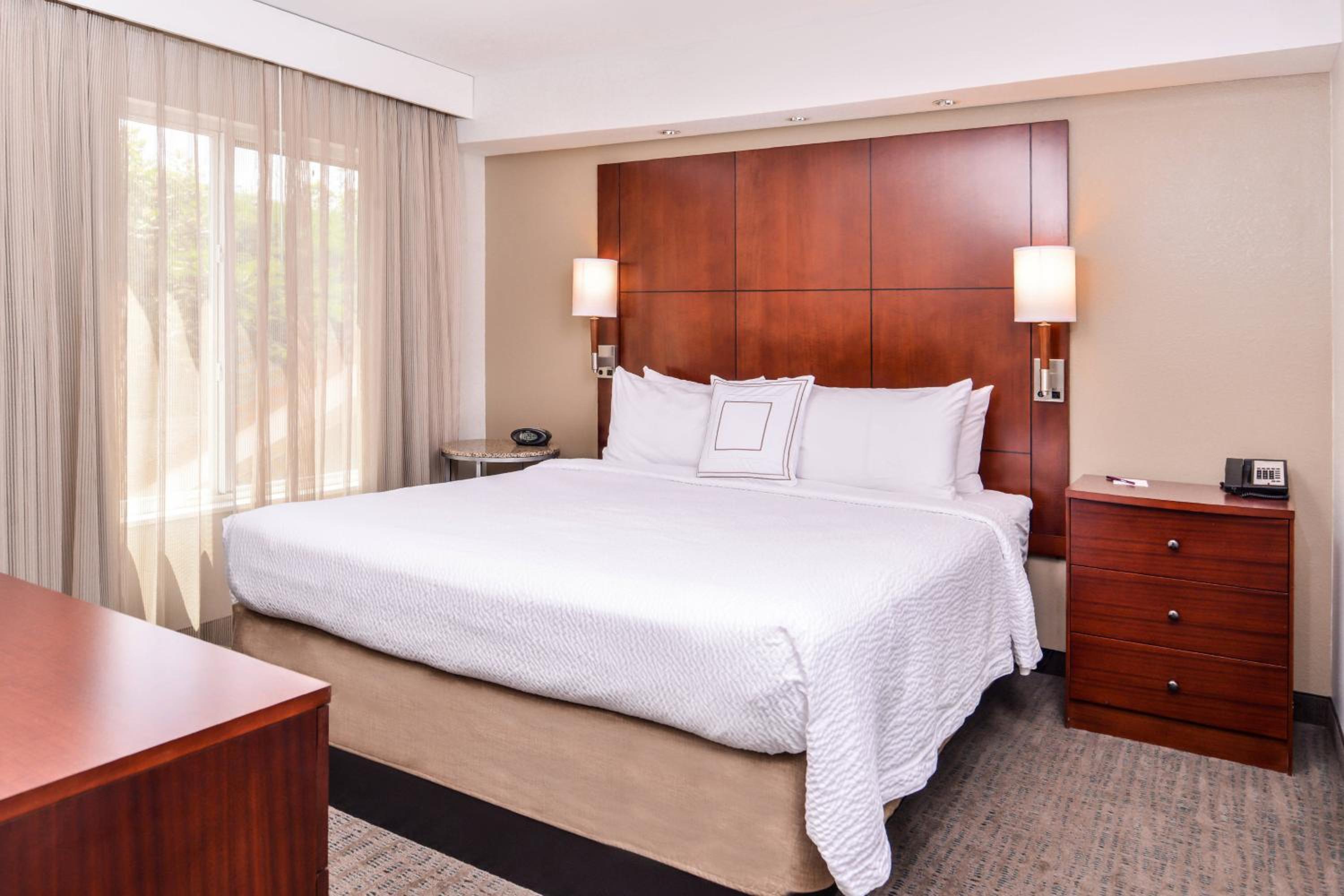 One-Bedroom King Suite - Photo 2