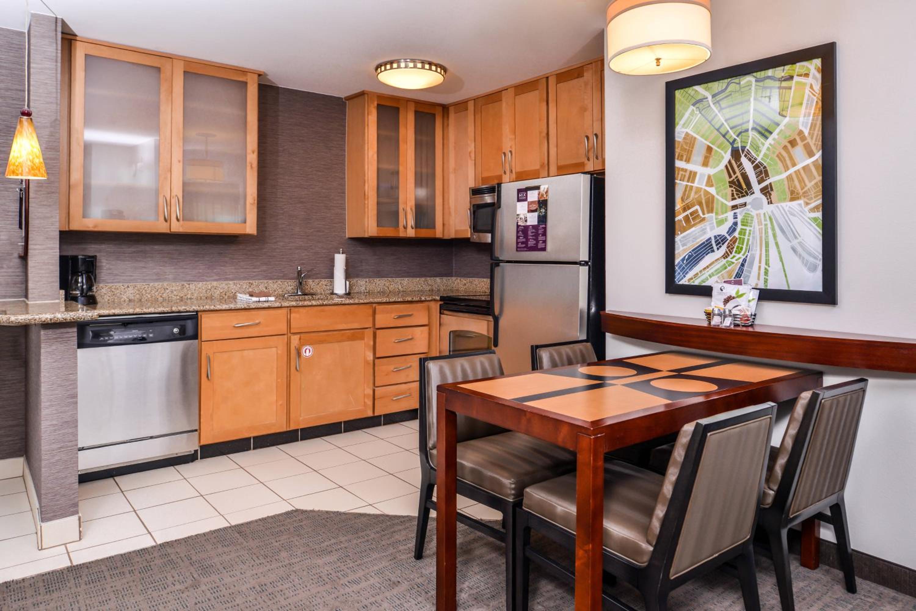 Two-Bedroom Suite - Photo 2
