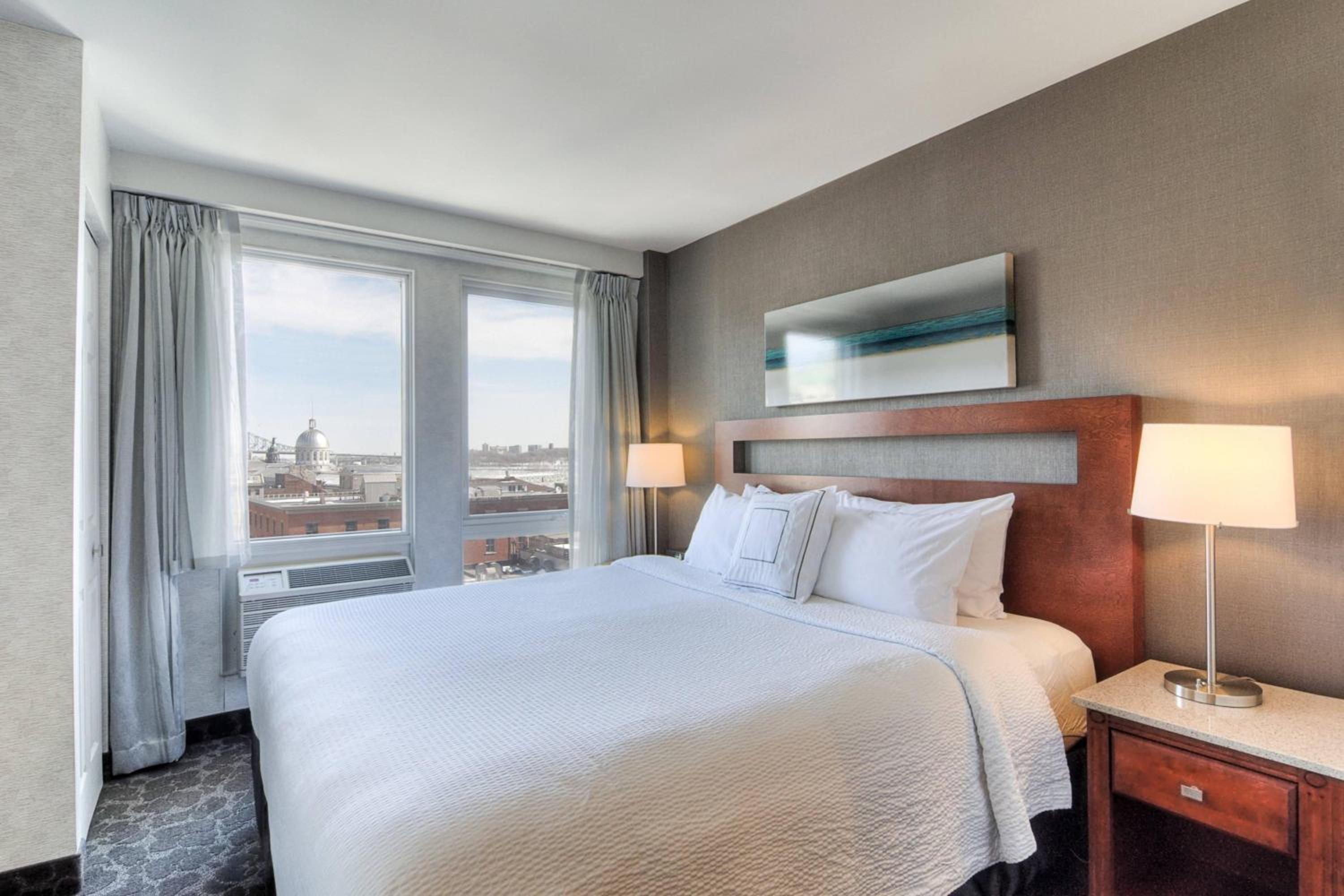 Standard King Suite With Sofa Bed - Photo 2